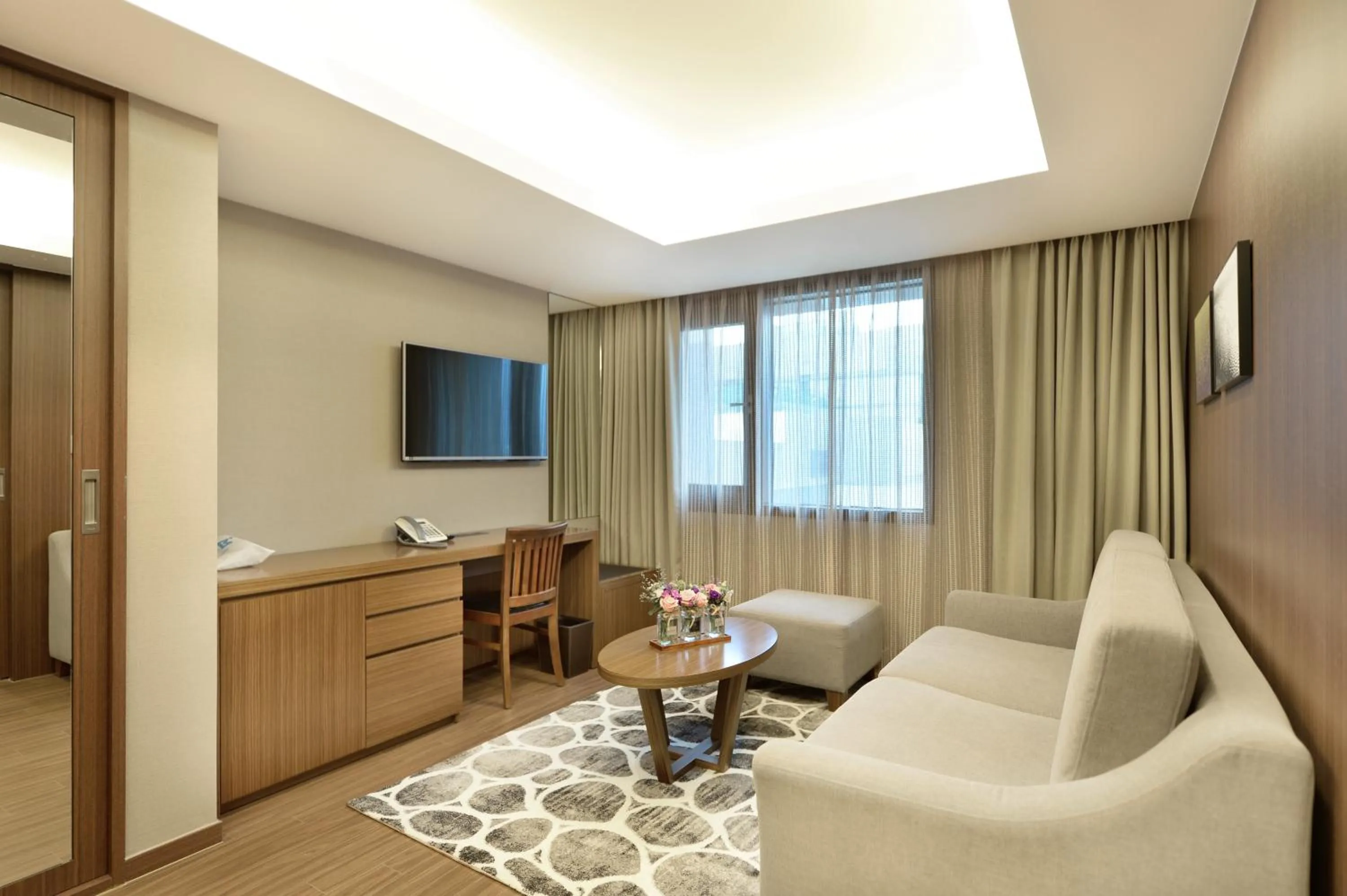 Living room in Busan Business Hotel
