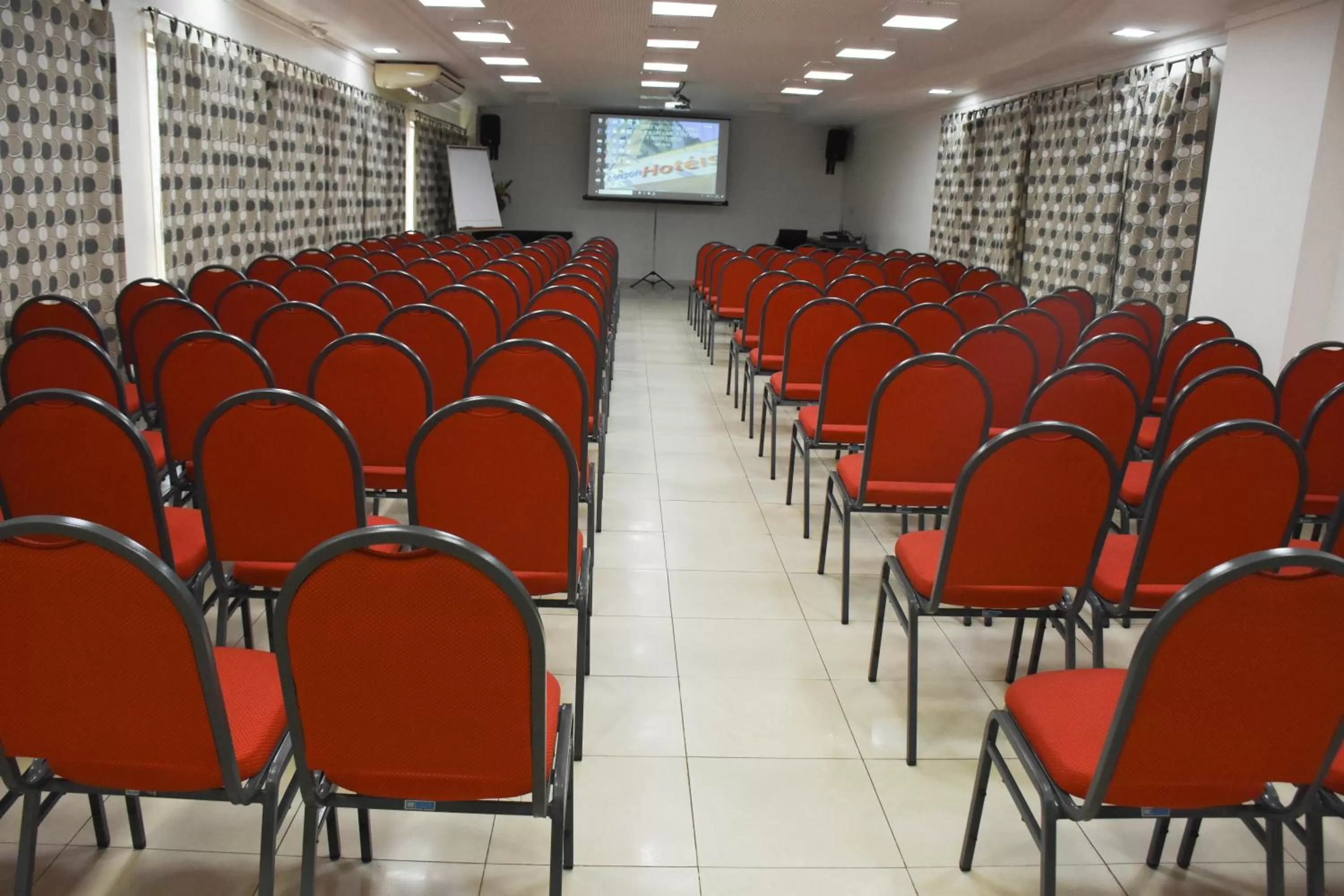 Business facilities in Larison Executive - by Easy Hotéis