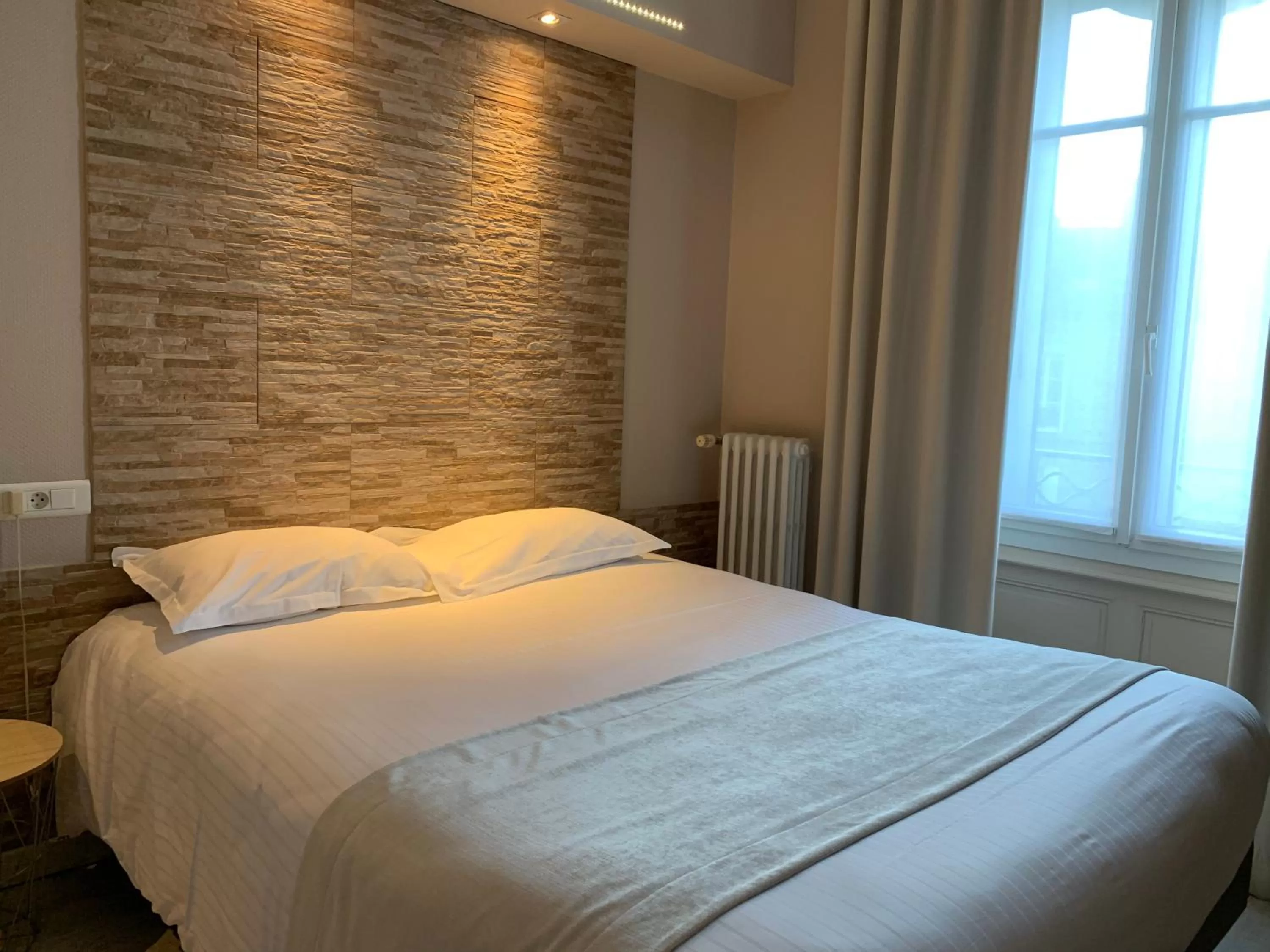 Photo of the whole room, Bed in Best Western Hôtel Des Voyageurs