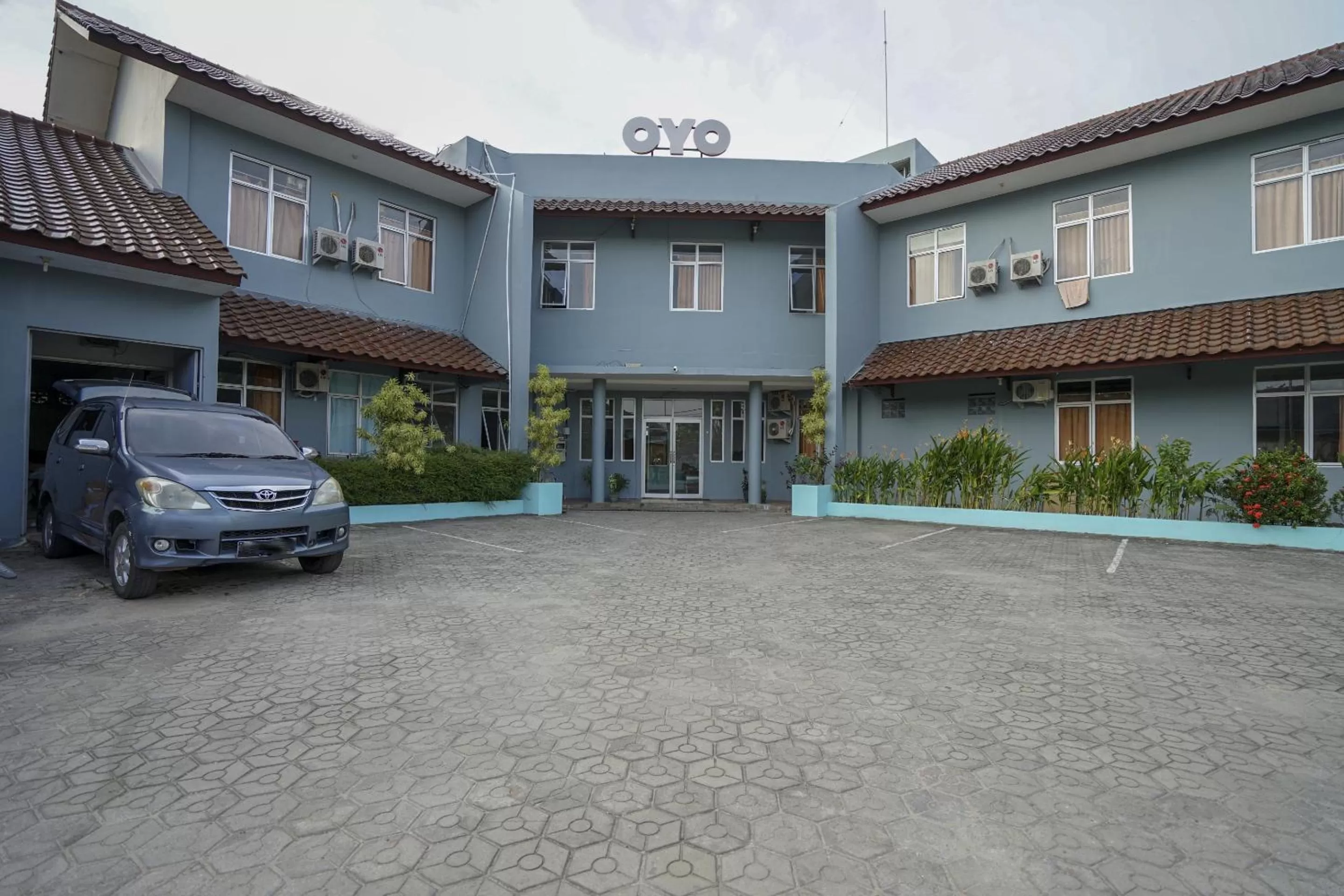 Facade/entrance in Super OYO 1844 Bravo Residence