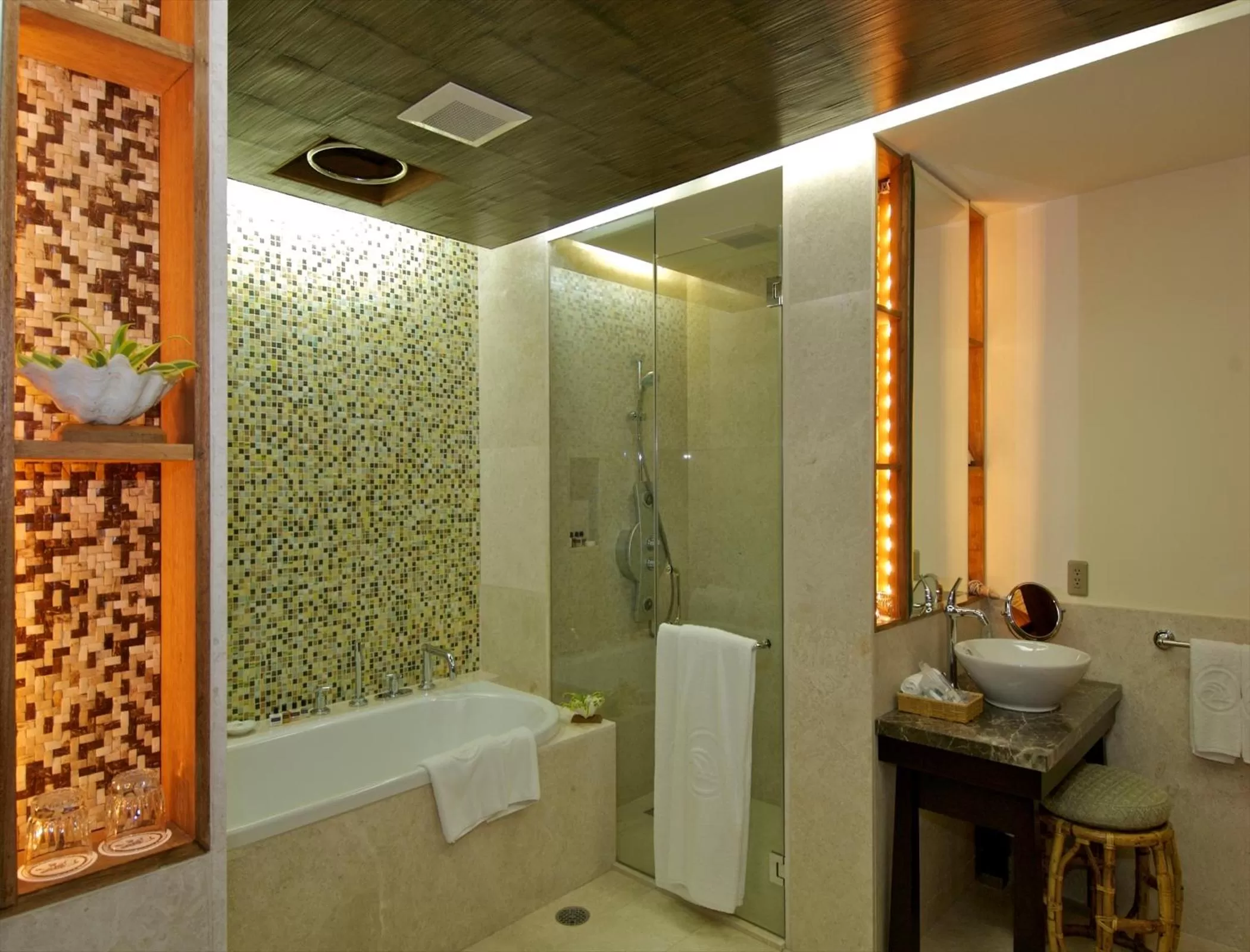 Shower, Bathroom in Palau Pacific Resort