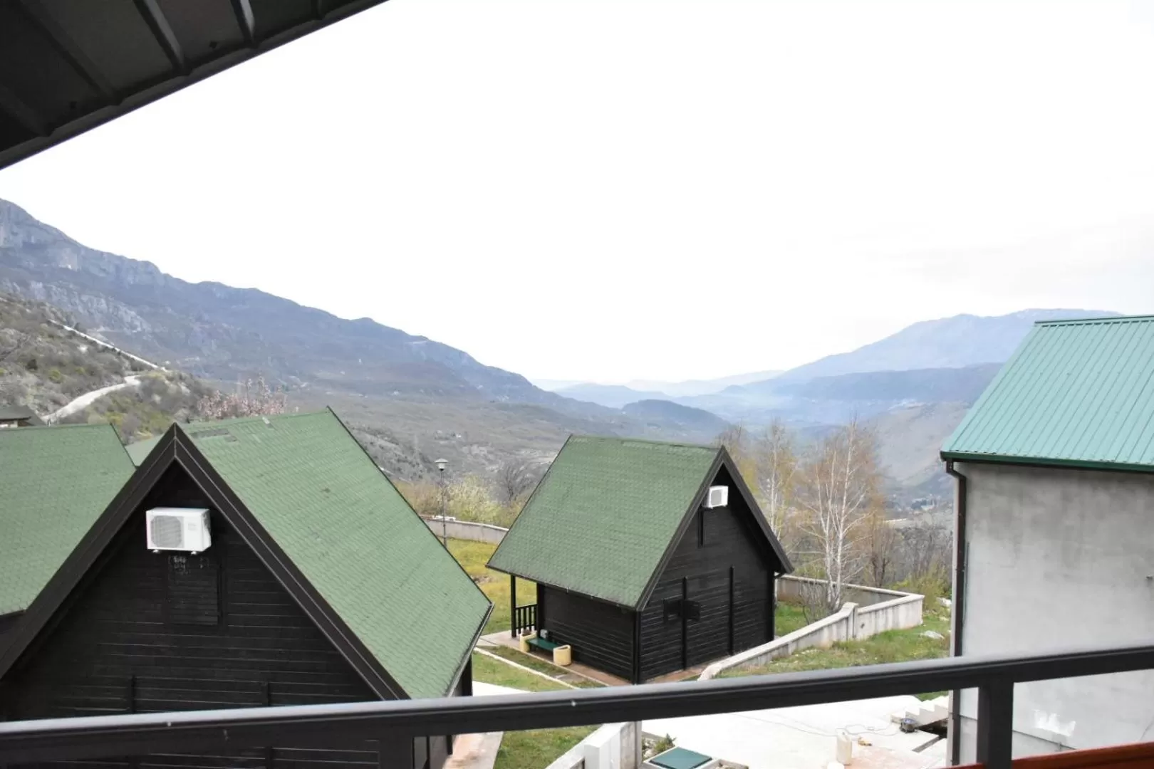 OSTROG Aparthotel KOLIBA-VLASTNIŠTVO MANASTIRA OSTROG