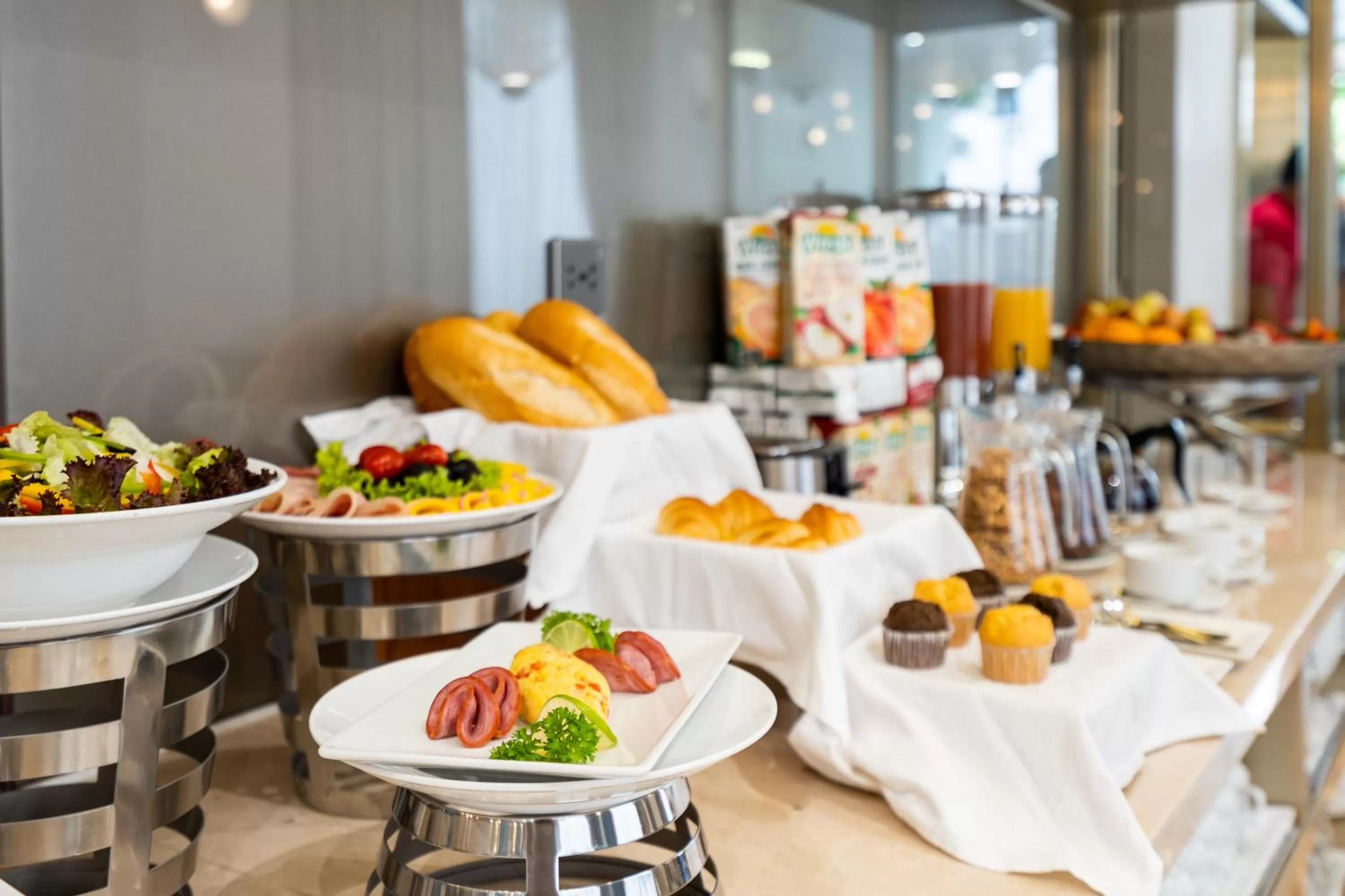 Restaurant/places to eat in Jovia Hotel