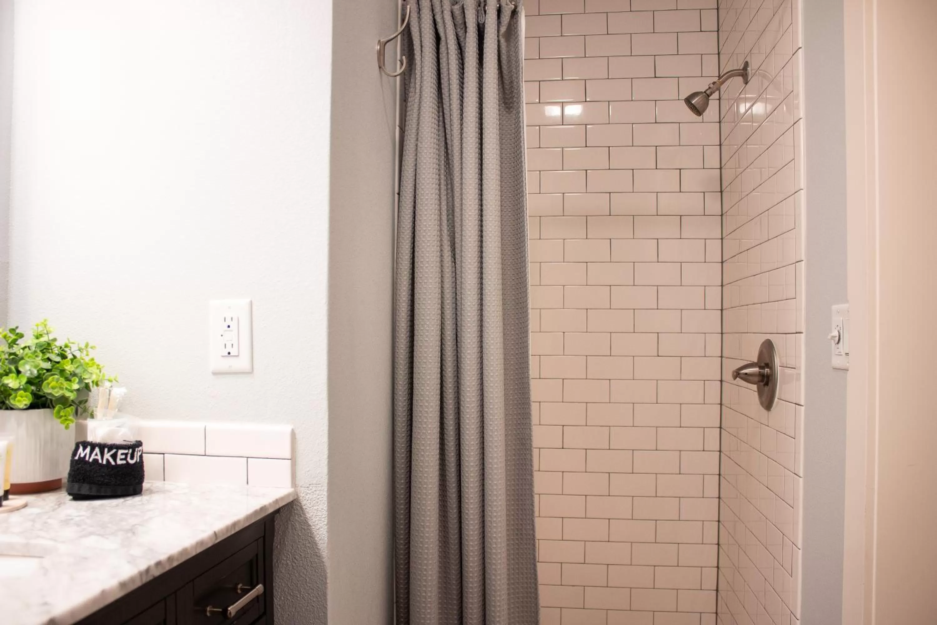 Shower in Douglas On Third