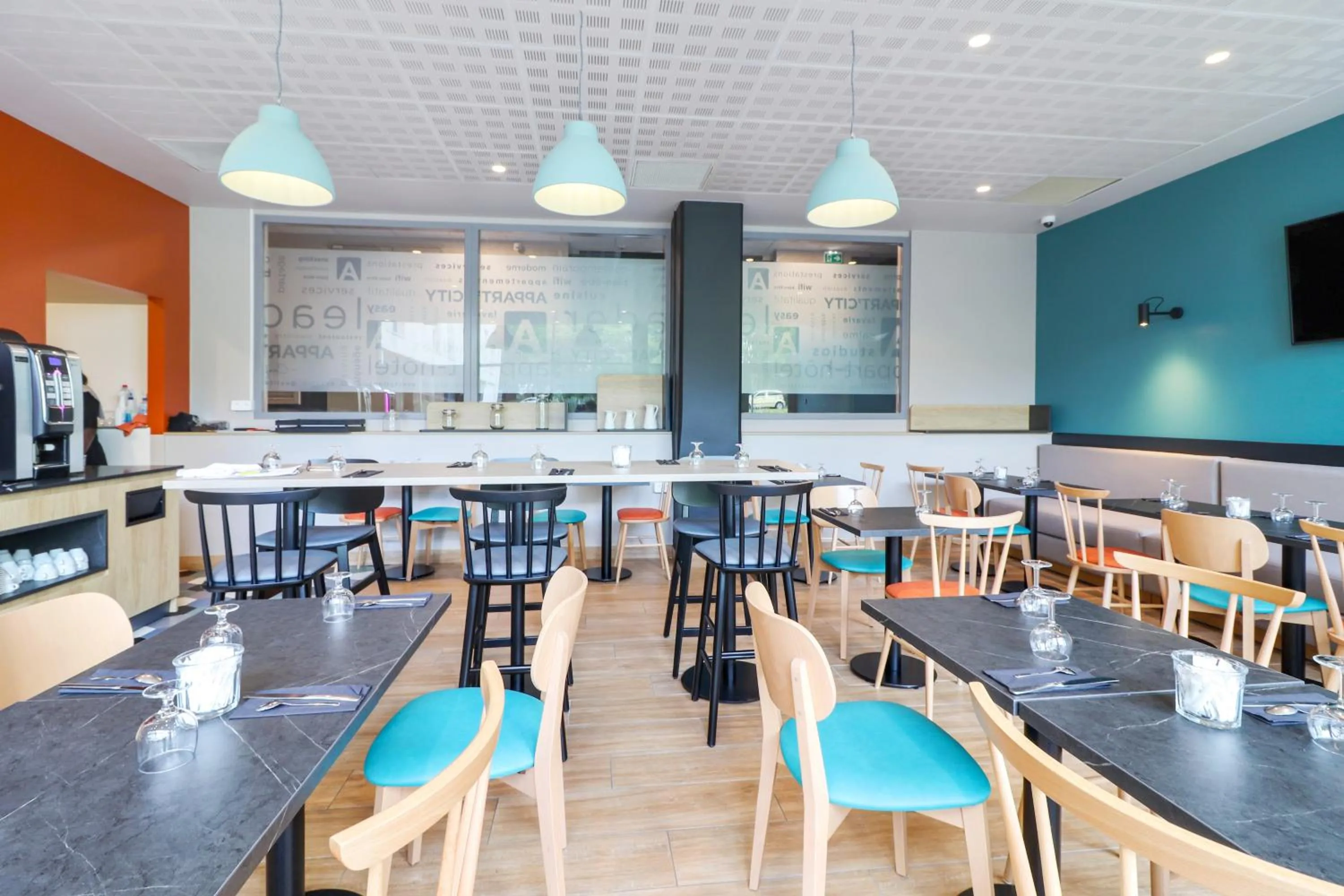 Restaurant/places to eat in Appart'City Confort Toulouse Diagora Labège