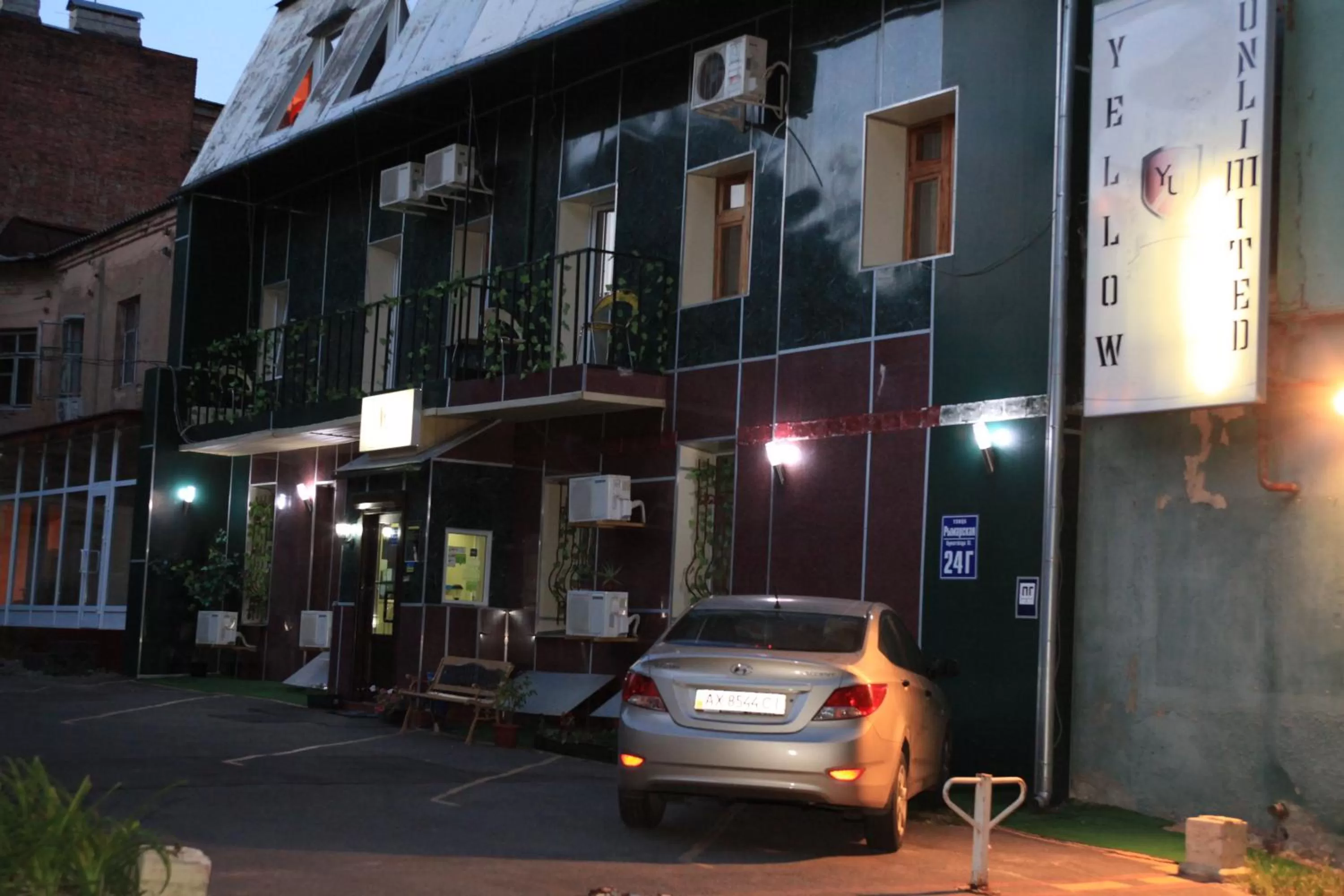 Facade/entrance, Property Building in Yellowunlimited Hotel