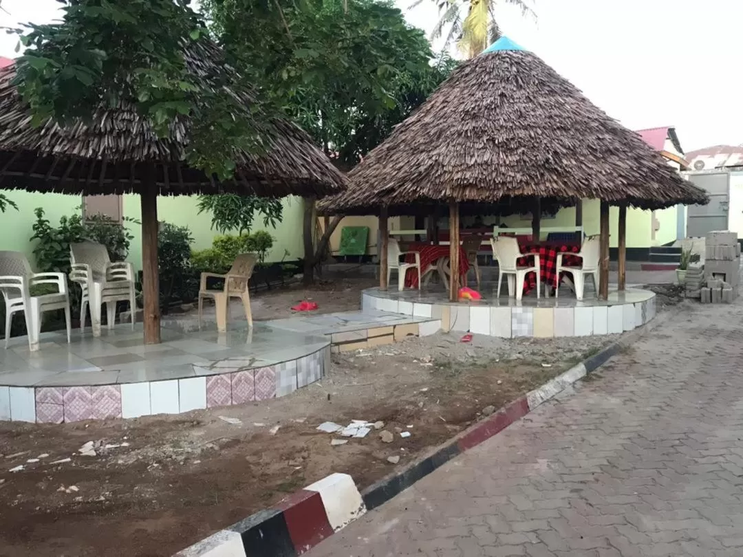 L&J Modern Backpackers Kinondoni