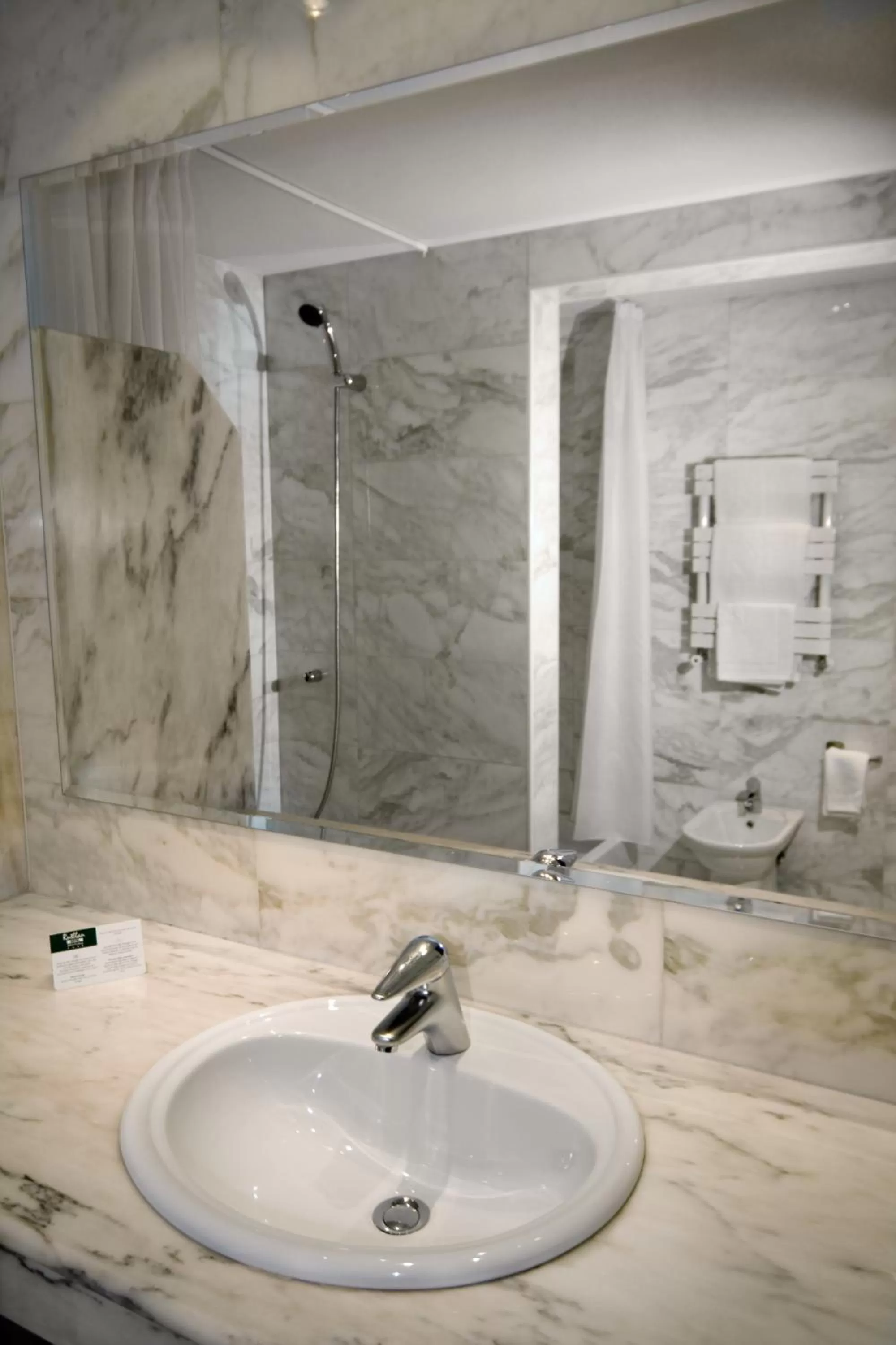 Bathroom in Rutllan & Spa