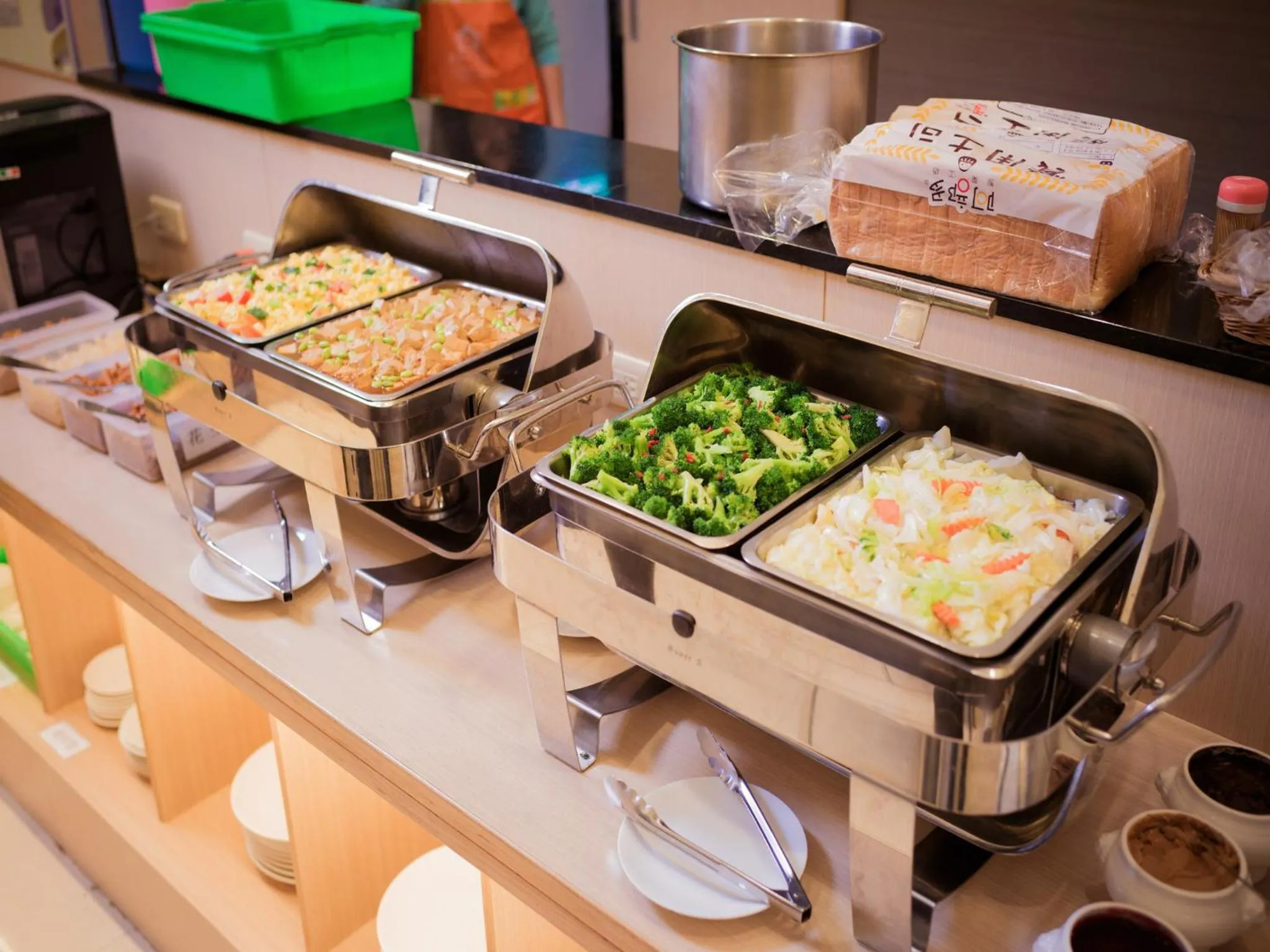 Restaurant/places to eat in Da Shih Hotel