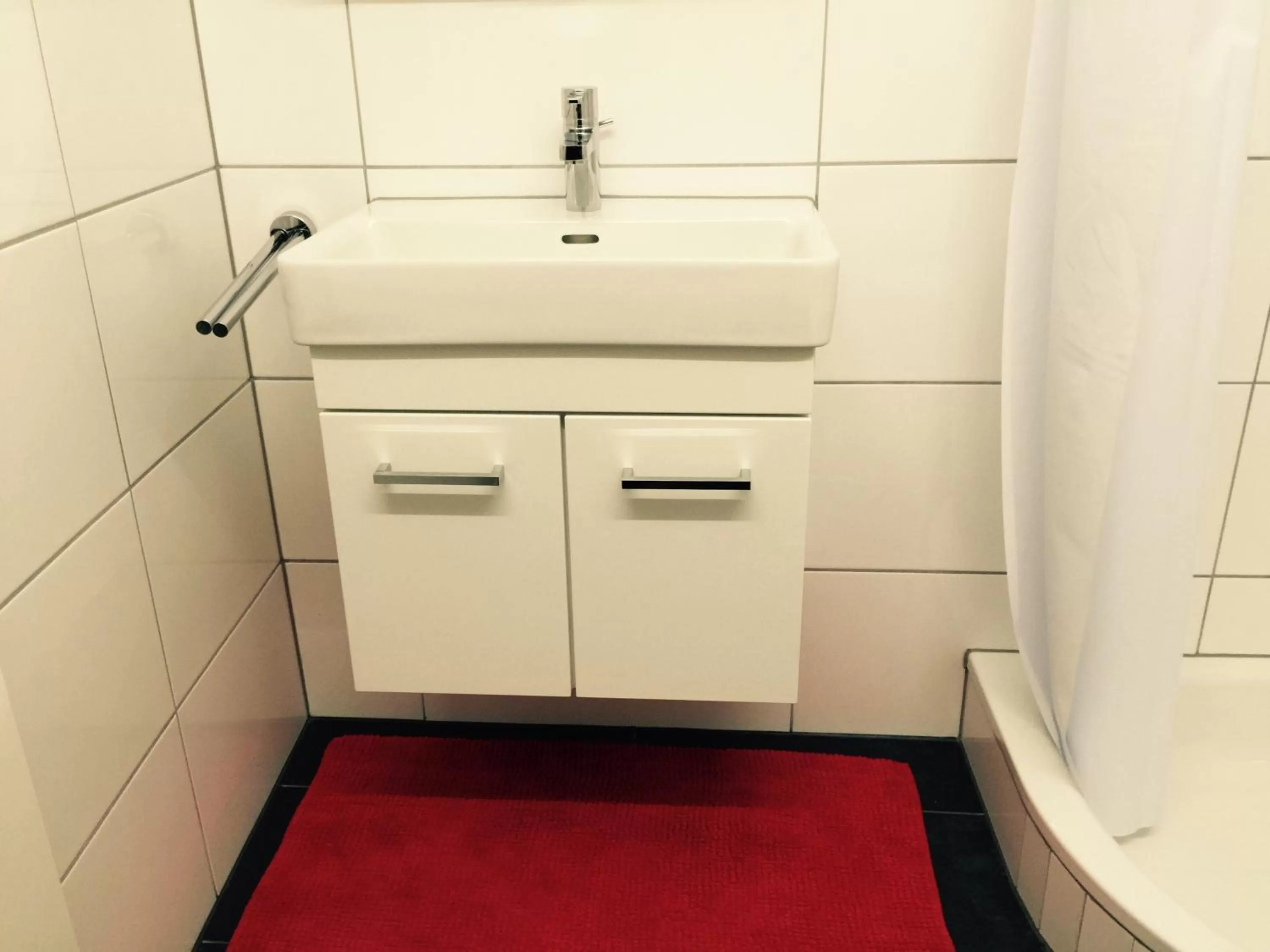 Bathroom in INSIDE Five