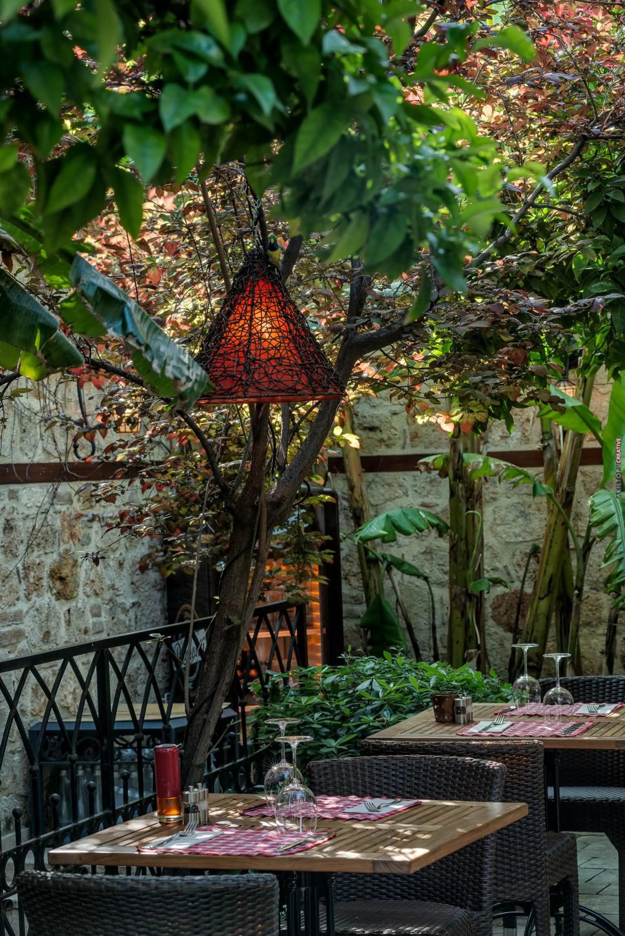 Restaurant/places to eat in Tuvana Hotel