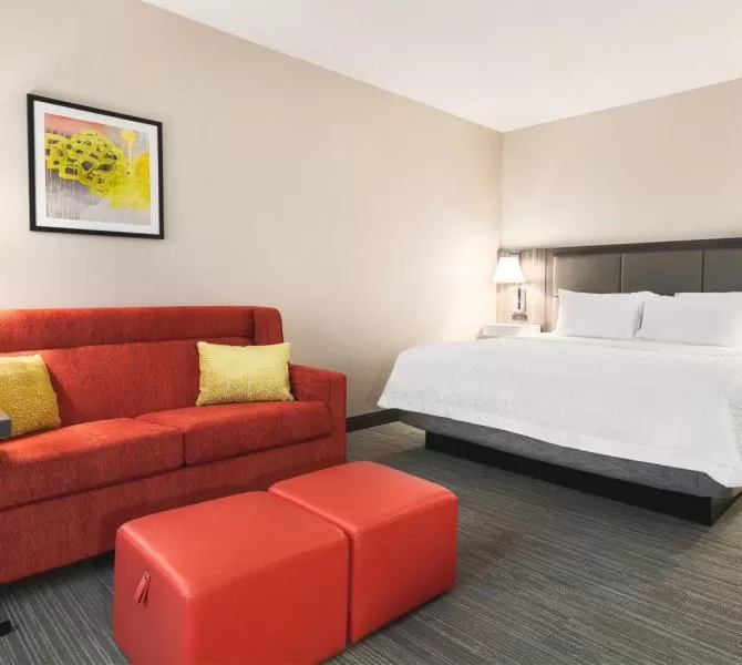 Photo of the whole room, Bed in Snoqualmie Inn by Hotel America