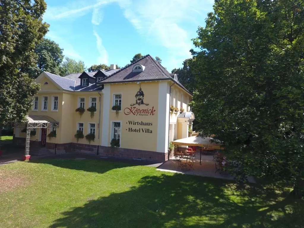 Property Building in Hotel Villa Wirtshaus Köpenick