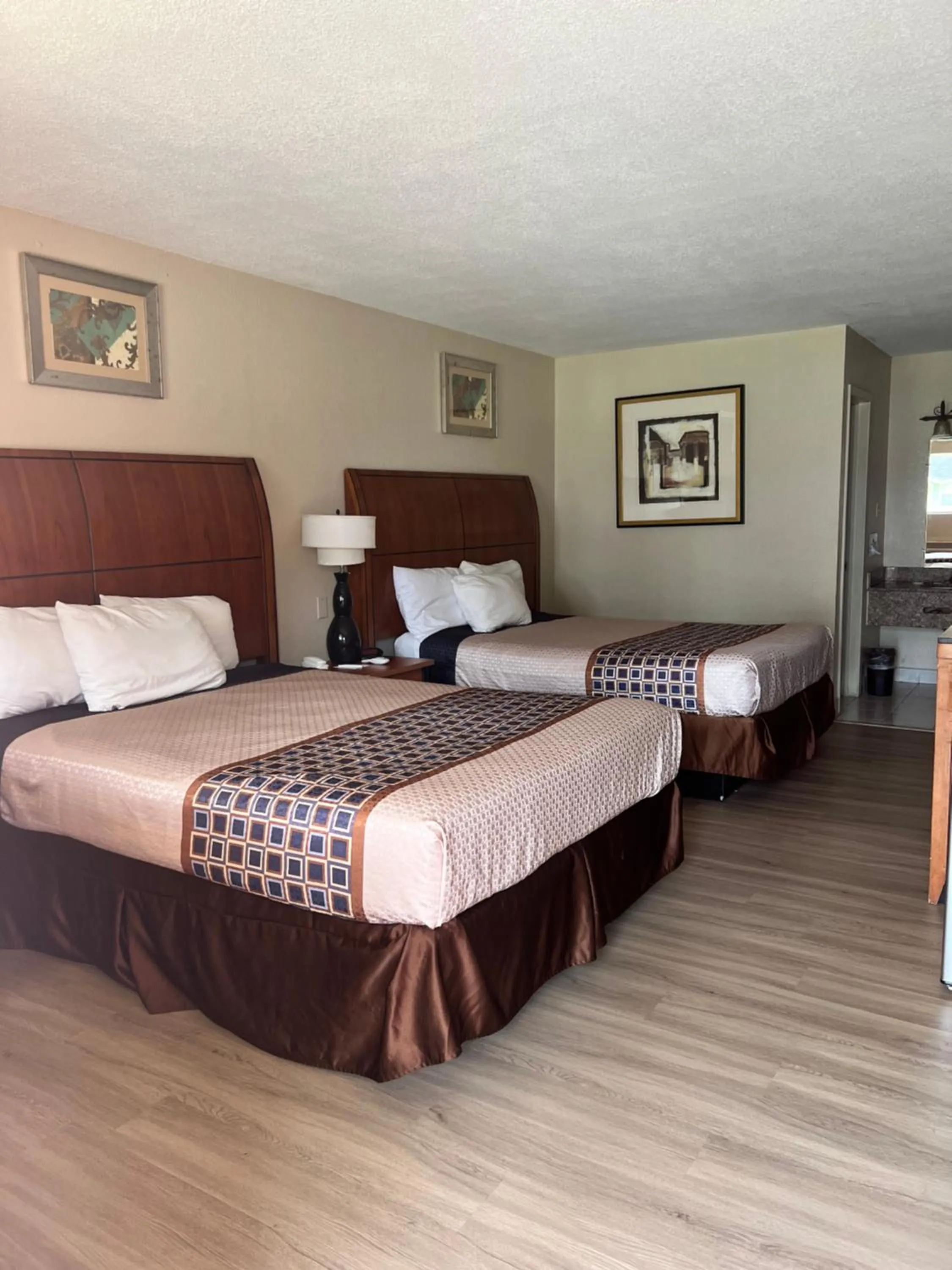 Bedroom in Americas Best Value Inn - Edna