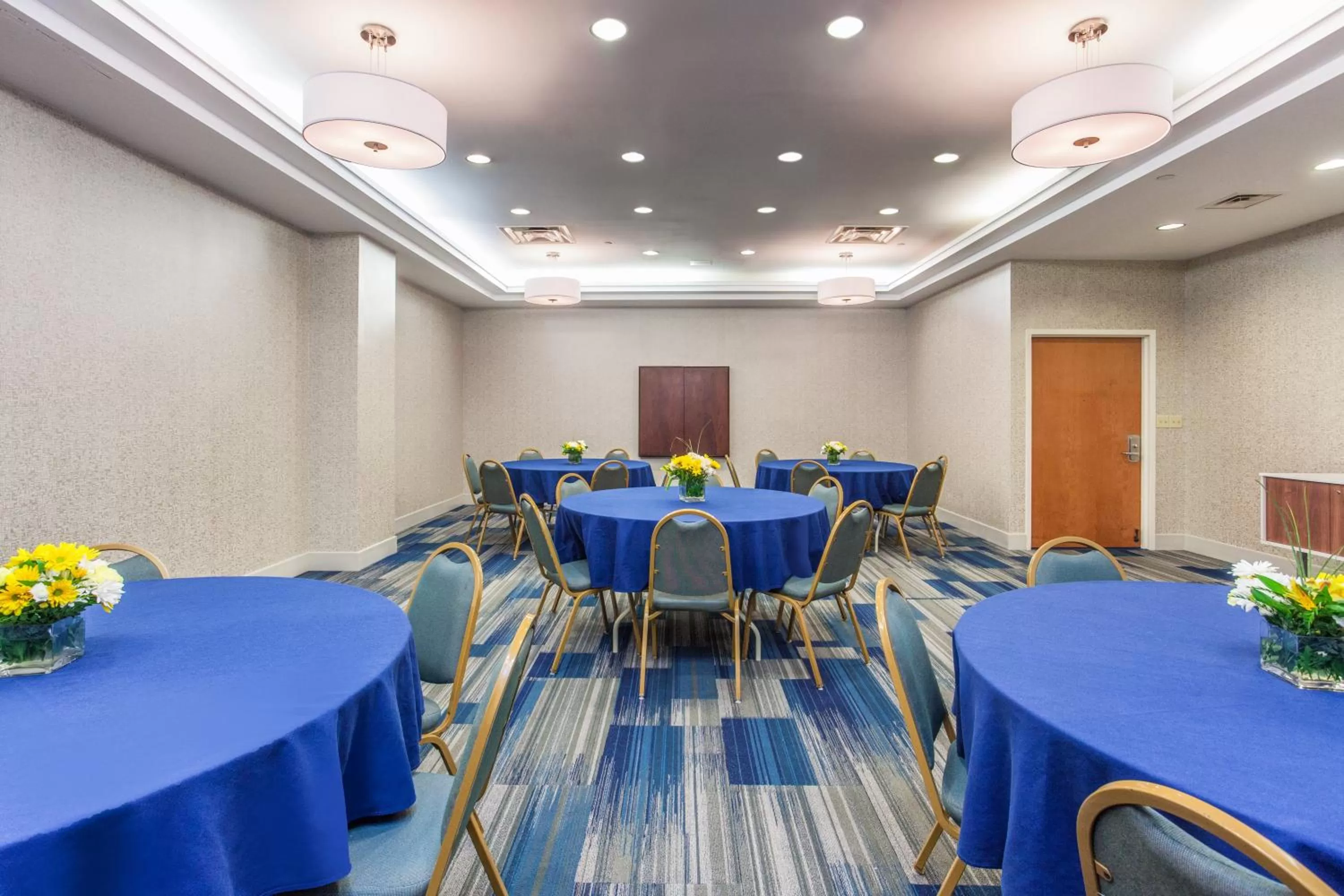 Meeting/conference room in Holiday Inn Express Hauppauge-Long Island by IHG