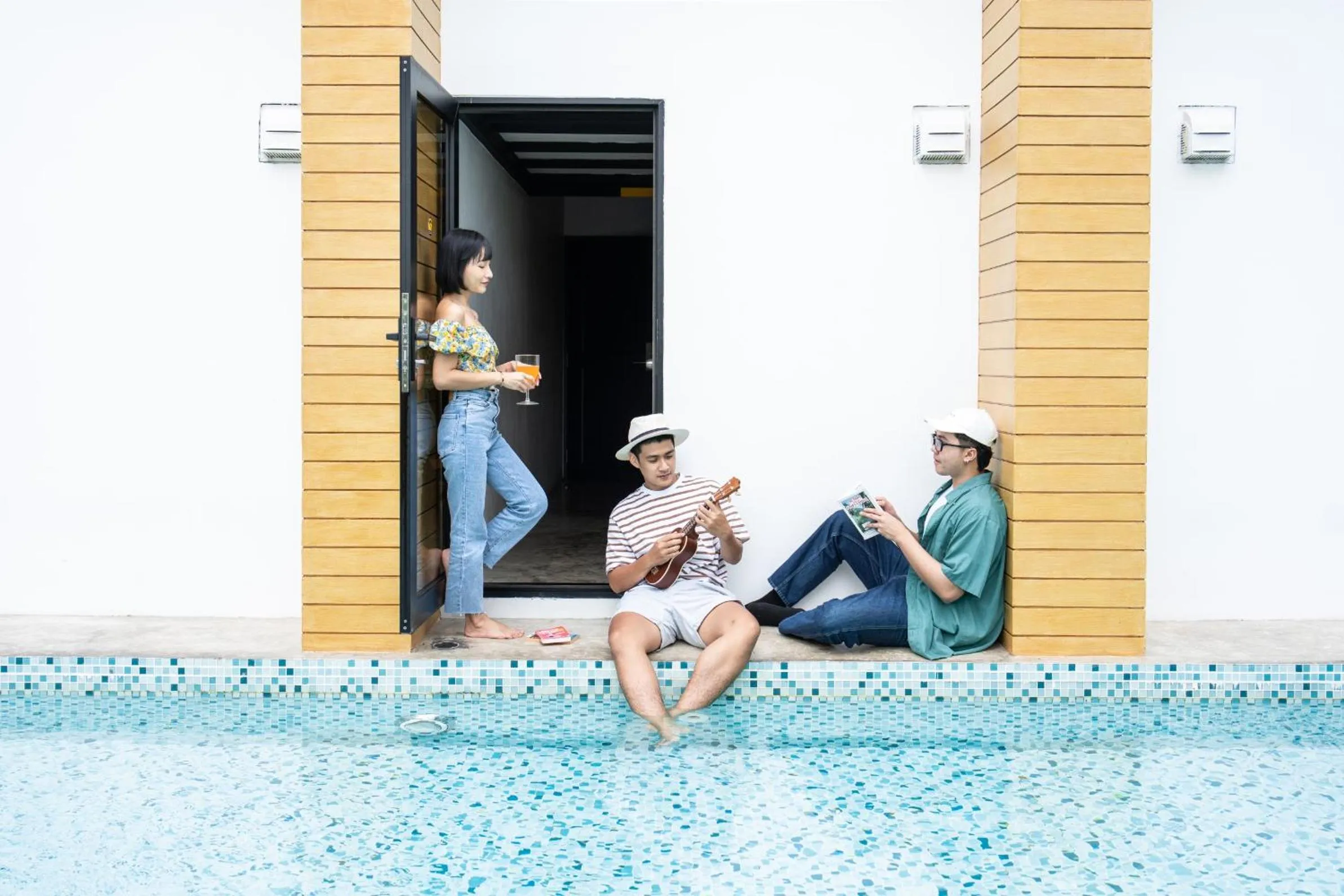 Property building in Book a Bed Poshtel - SHA Plus