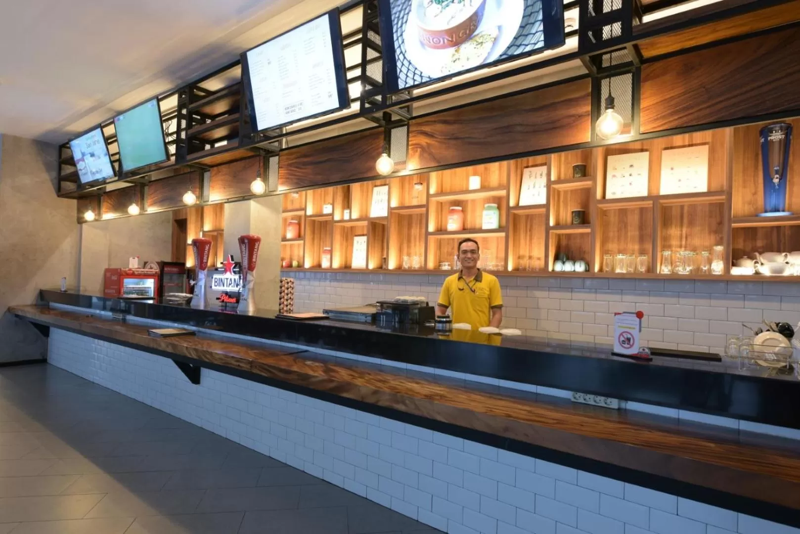 Lounge or bar in Kama Hotel