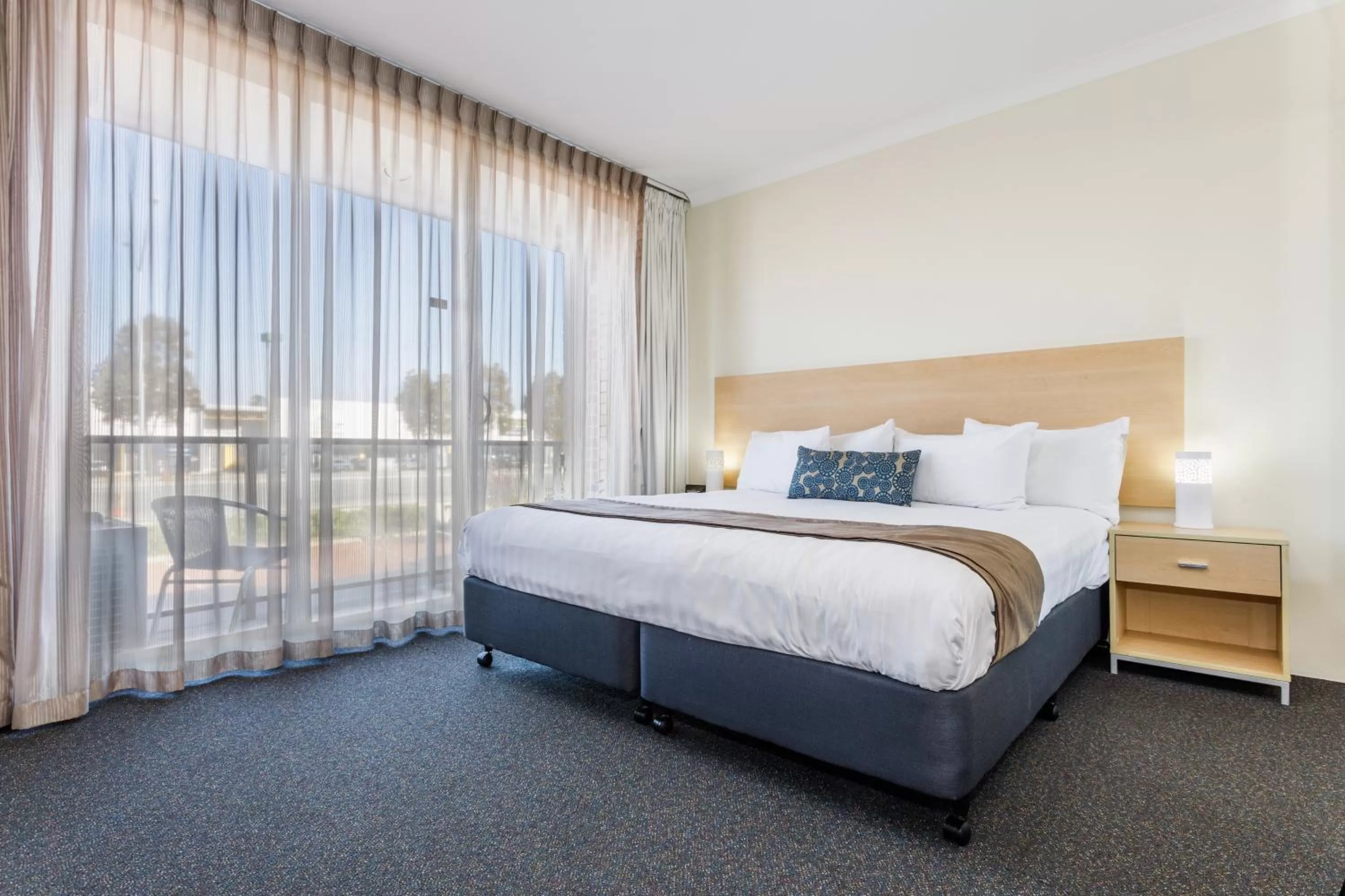 Bed in Perth Ascot Central Apartment Hotel Official