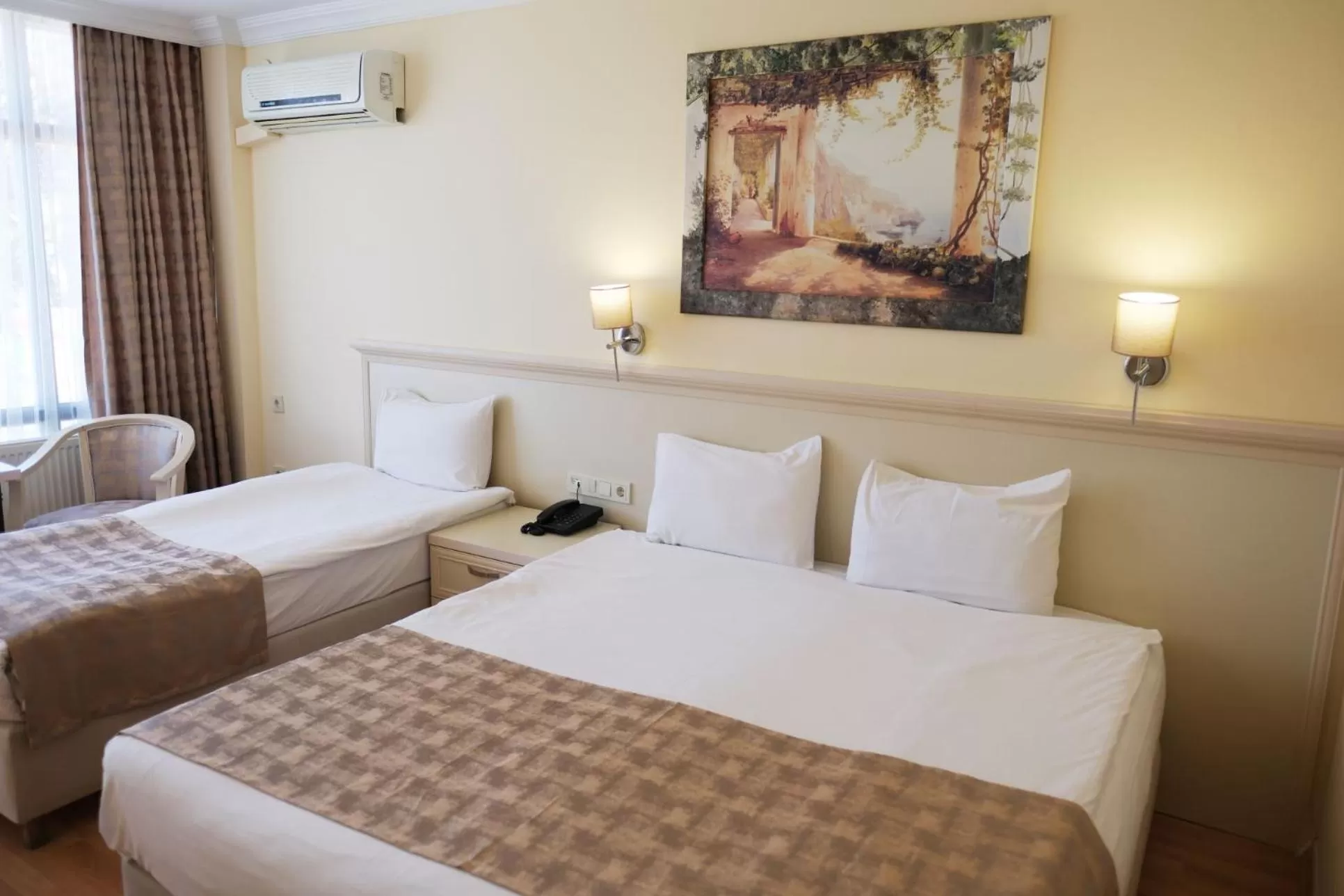 Photo of the whole room in Troia Tusan Hotel