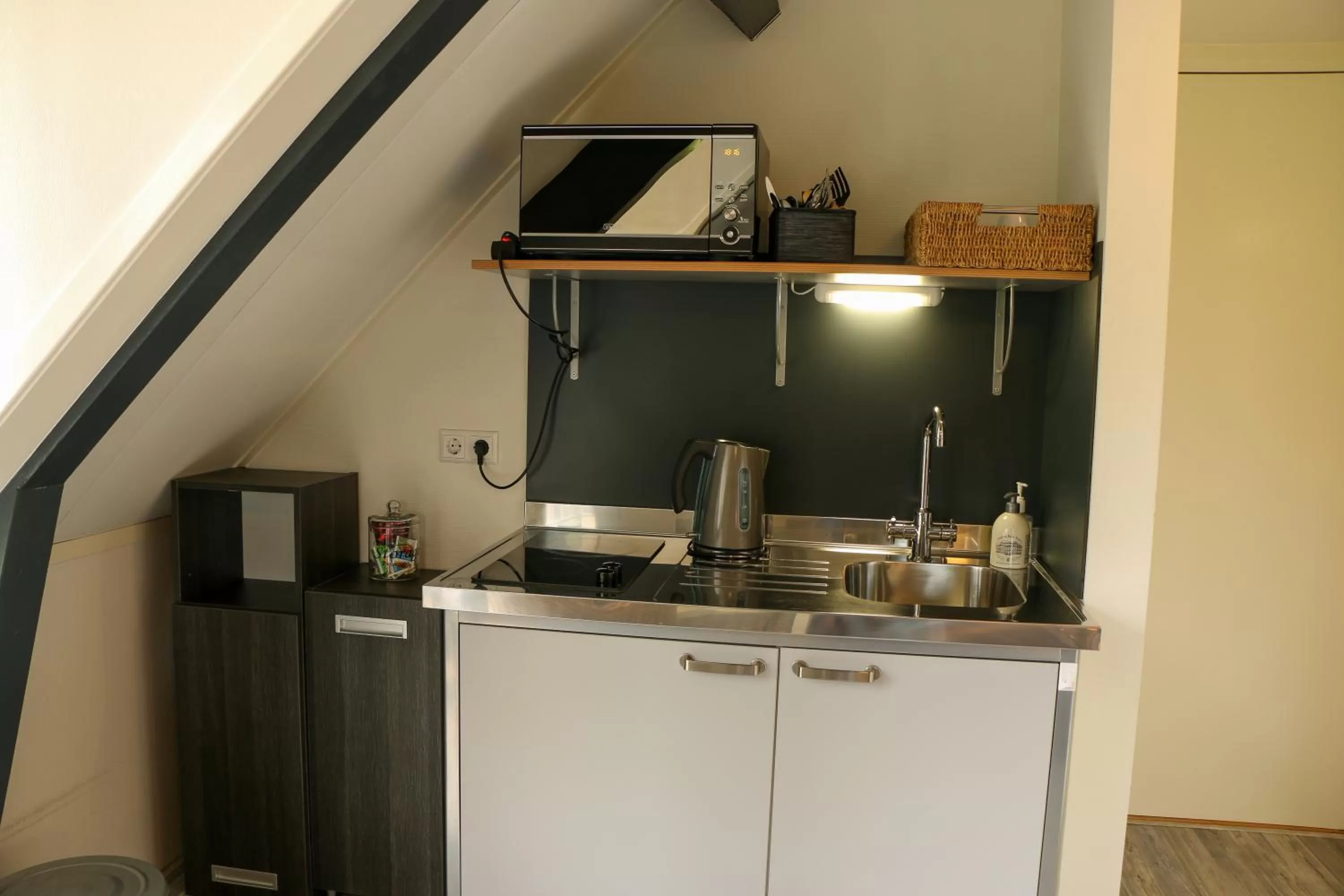Coffee/tea facilities, Kitchen/Kitchenette in Oostmolenhoeve B&B
