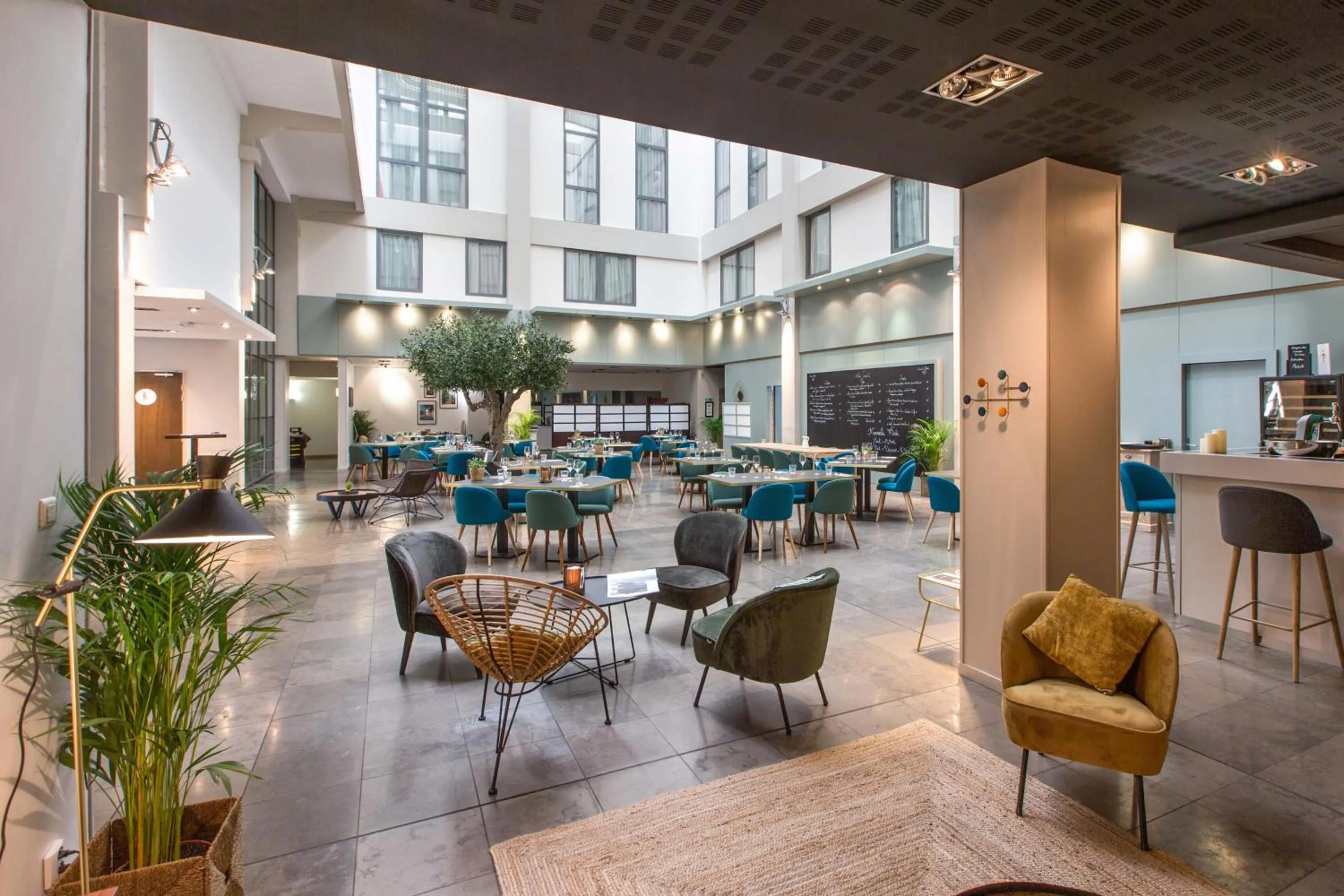 Restaurant/places to eat in Appart'City Classic Lyon Part-Dieu