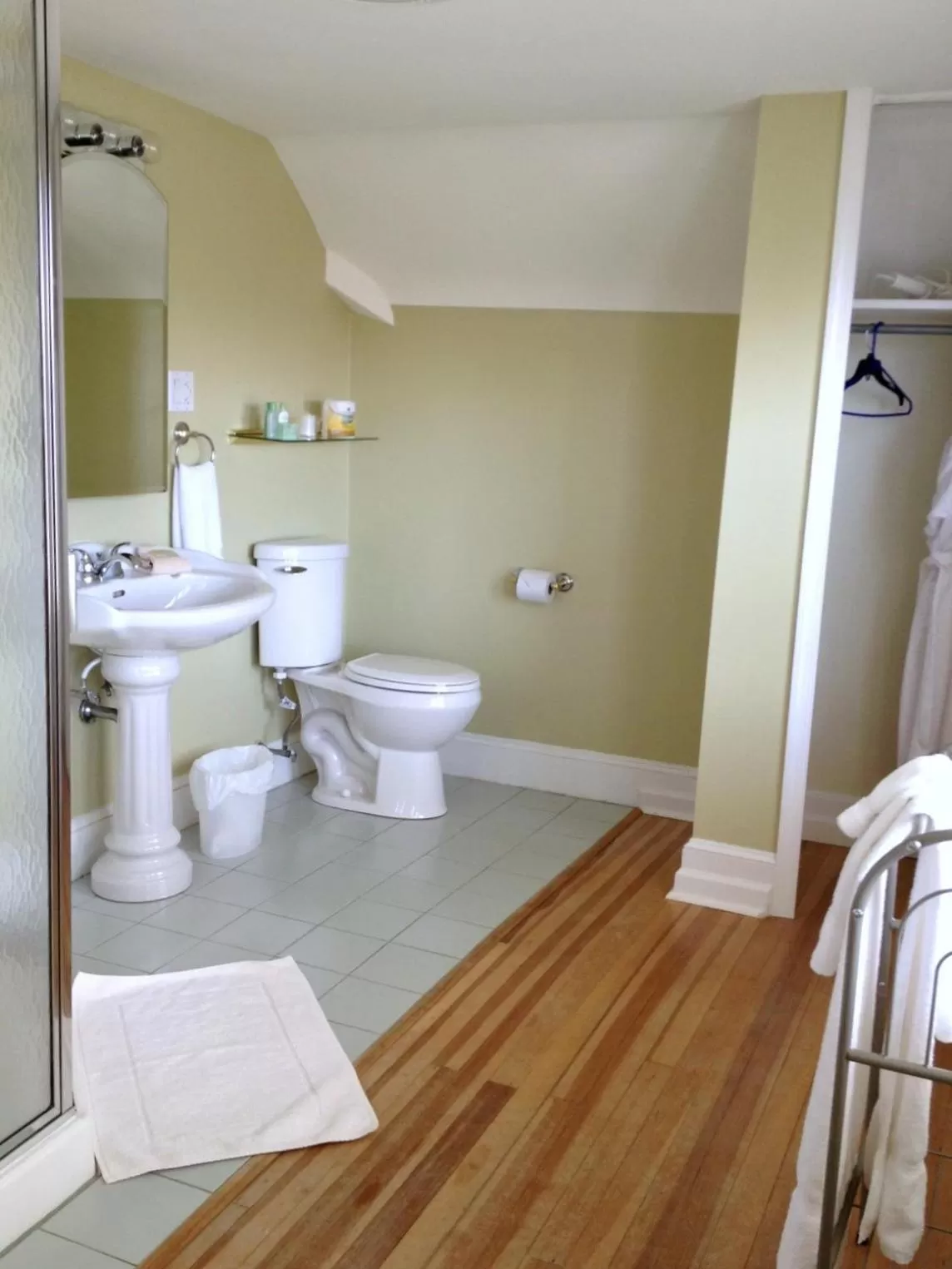 The Inn at Ragged Edge