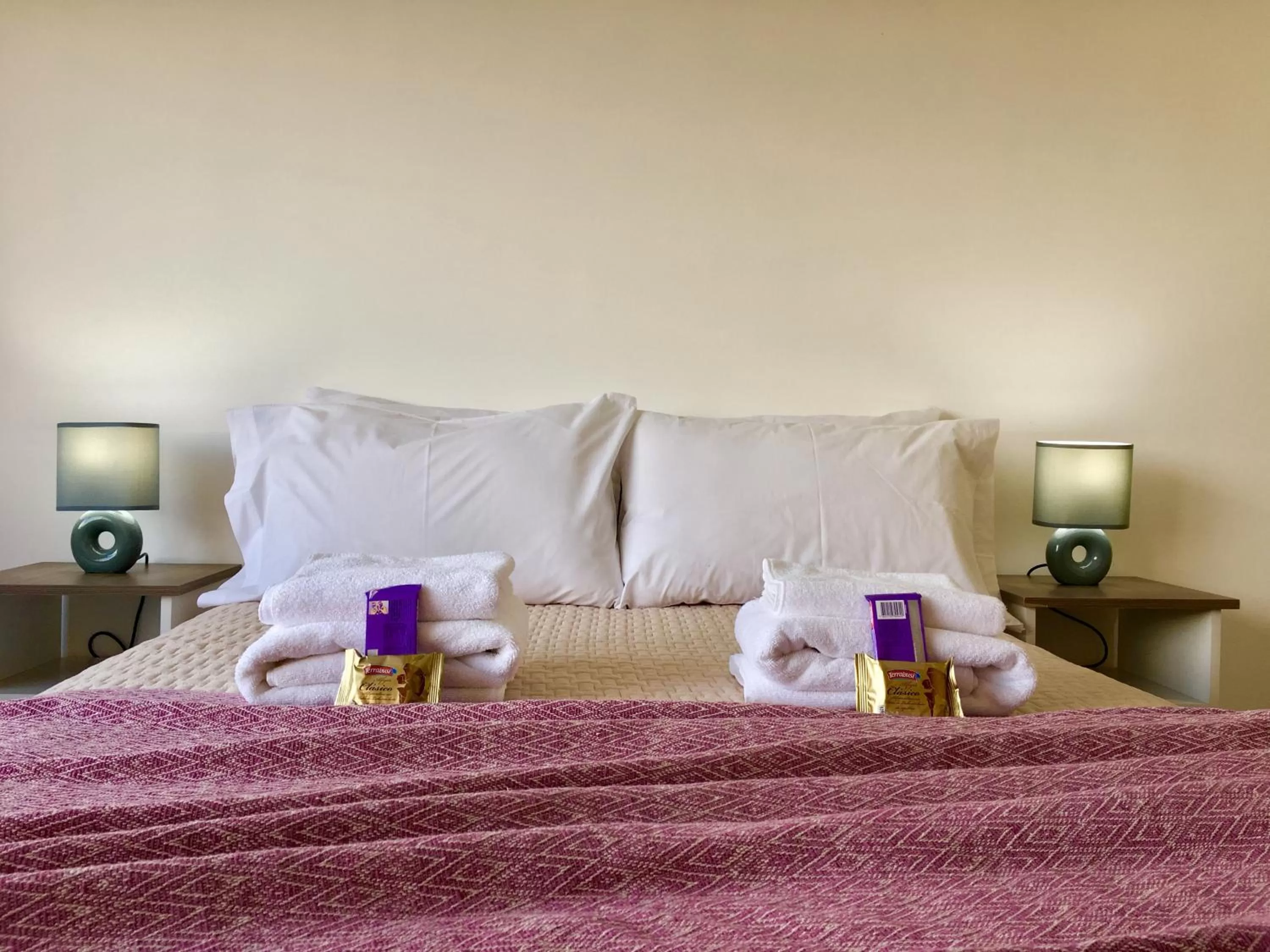 Bed in Flamenco Bay Apartments