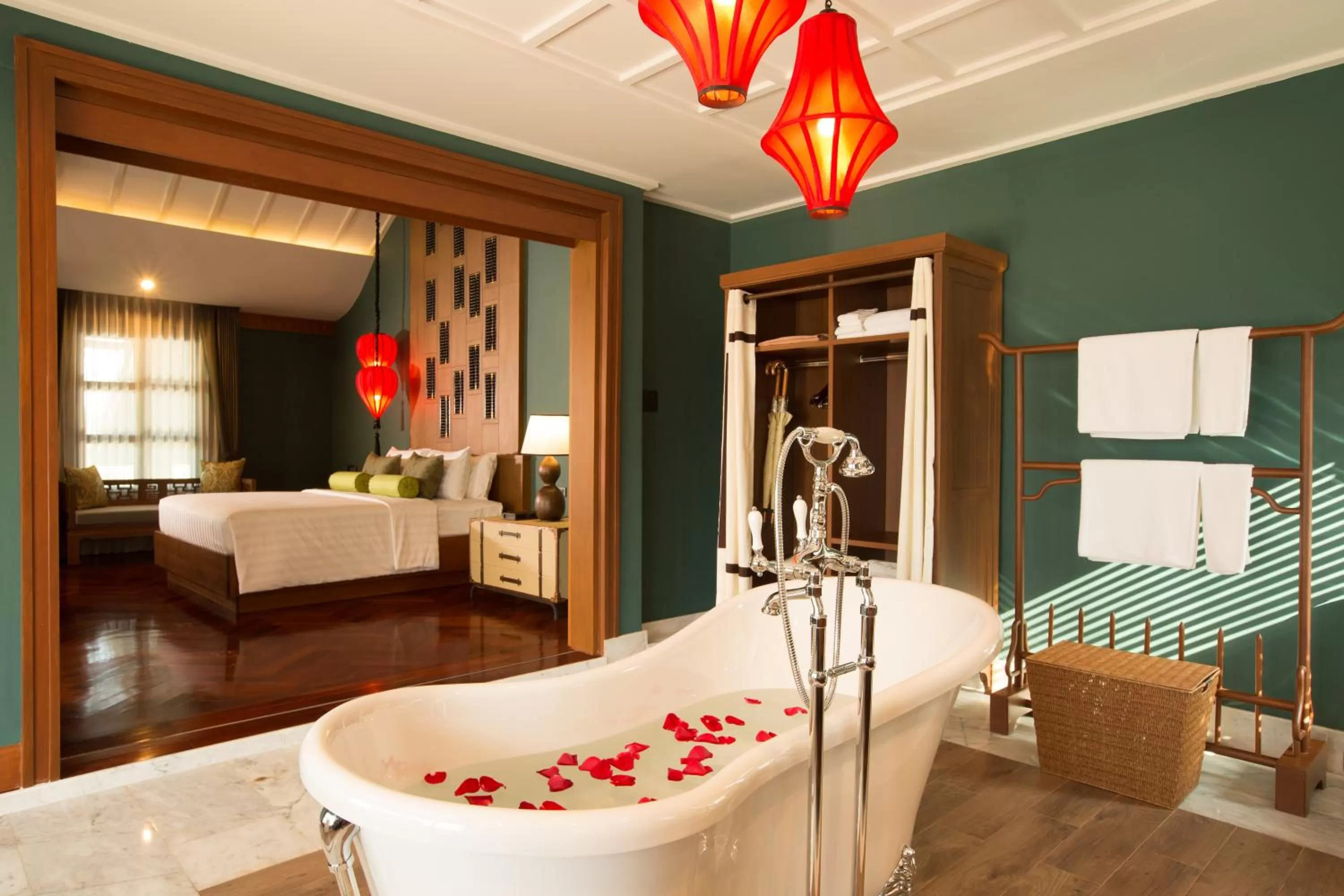Bathroom, Bed in Na Nirand Romantic Boutique Resort