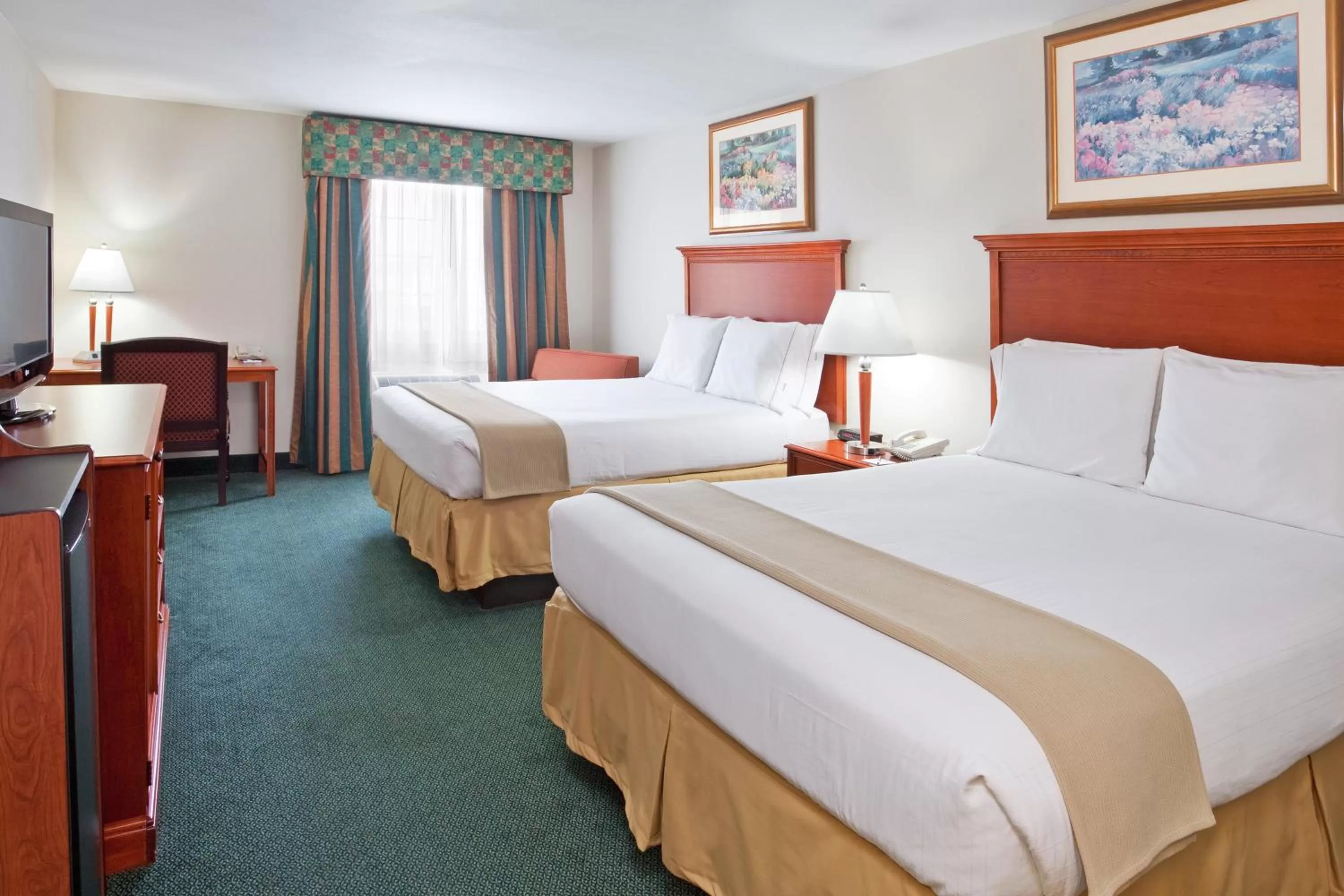 Photo of the whole room, Bed in Holiday Inn Express Birch Run-Frankenmuth Area by IHG