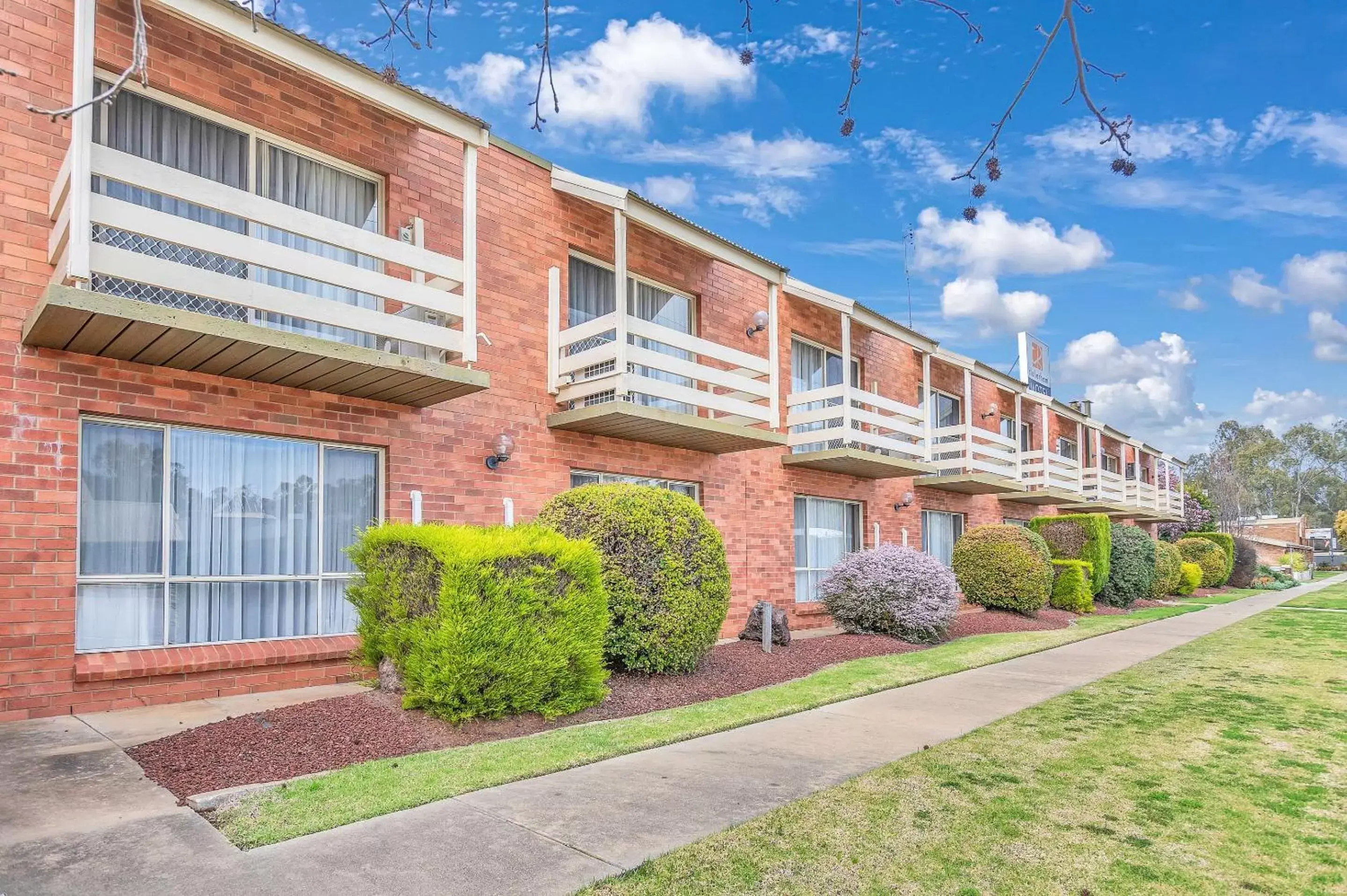 King Room with Spa Bath in Comfort Inn Clubarham King Room with Spa Bath in Comfort Inn Clubarham