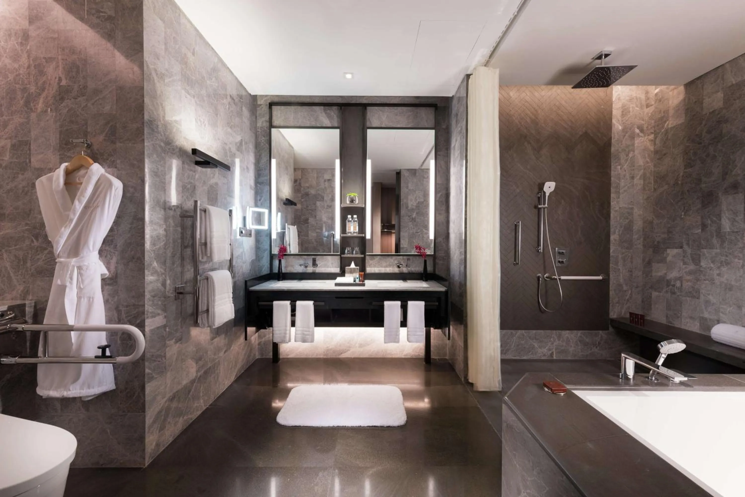 Toilet in Conrad Shenyang