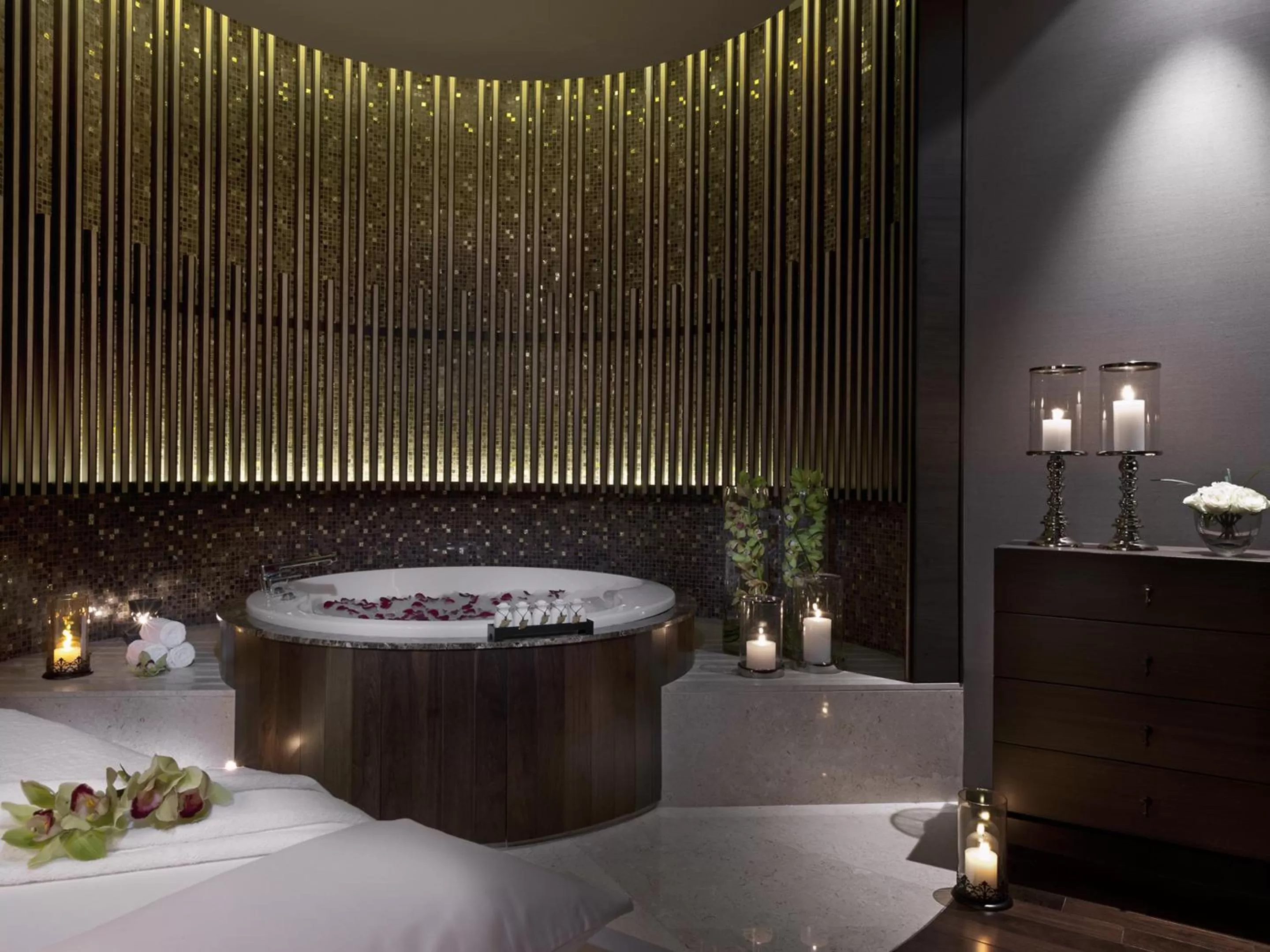 Hot Tub in The Okura Prestige Bangkok