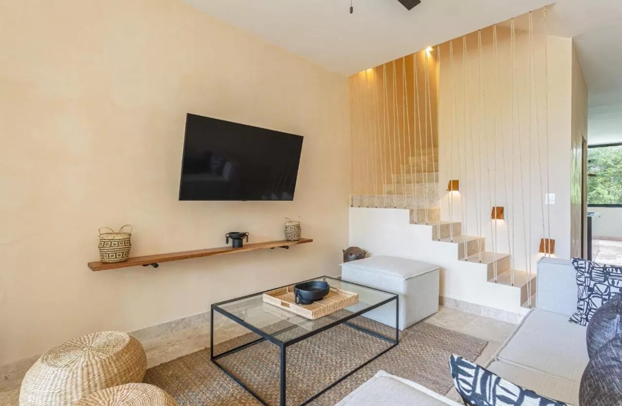 TV and multimedia, TV/Entertainment Center in Kuukum Tulum Hotel