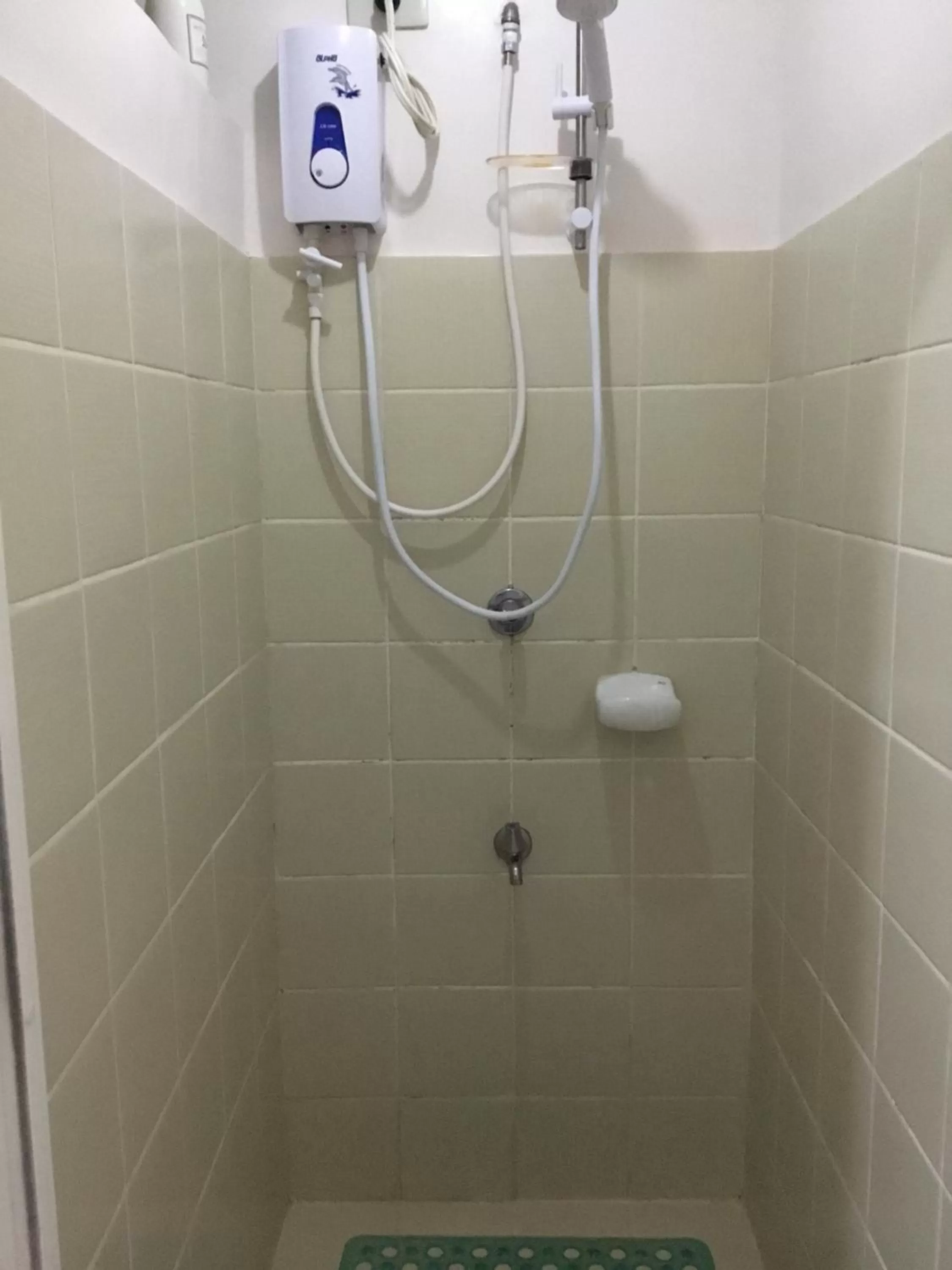 Shower in Condo with Free Swimming Pool & Viewing Deck