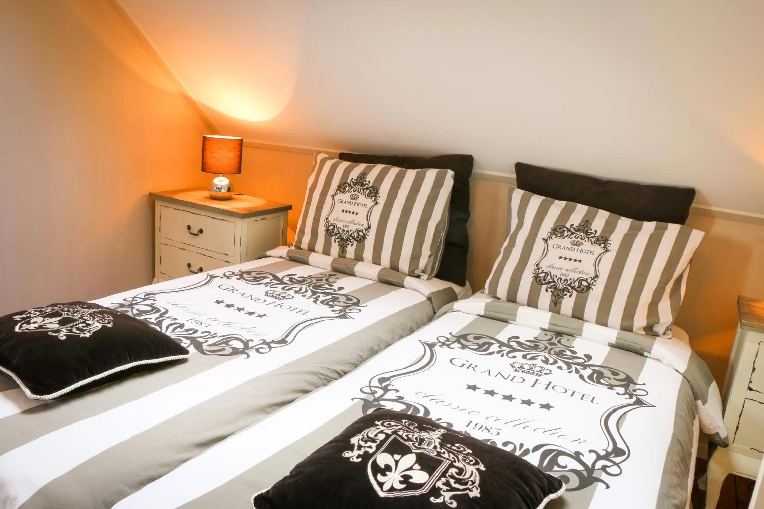 Bed in Oostmolenhoeve B&B