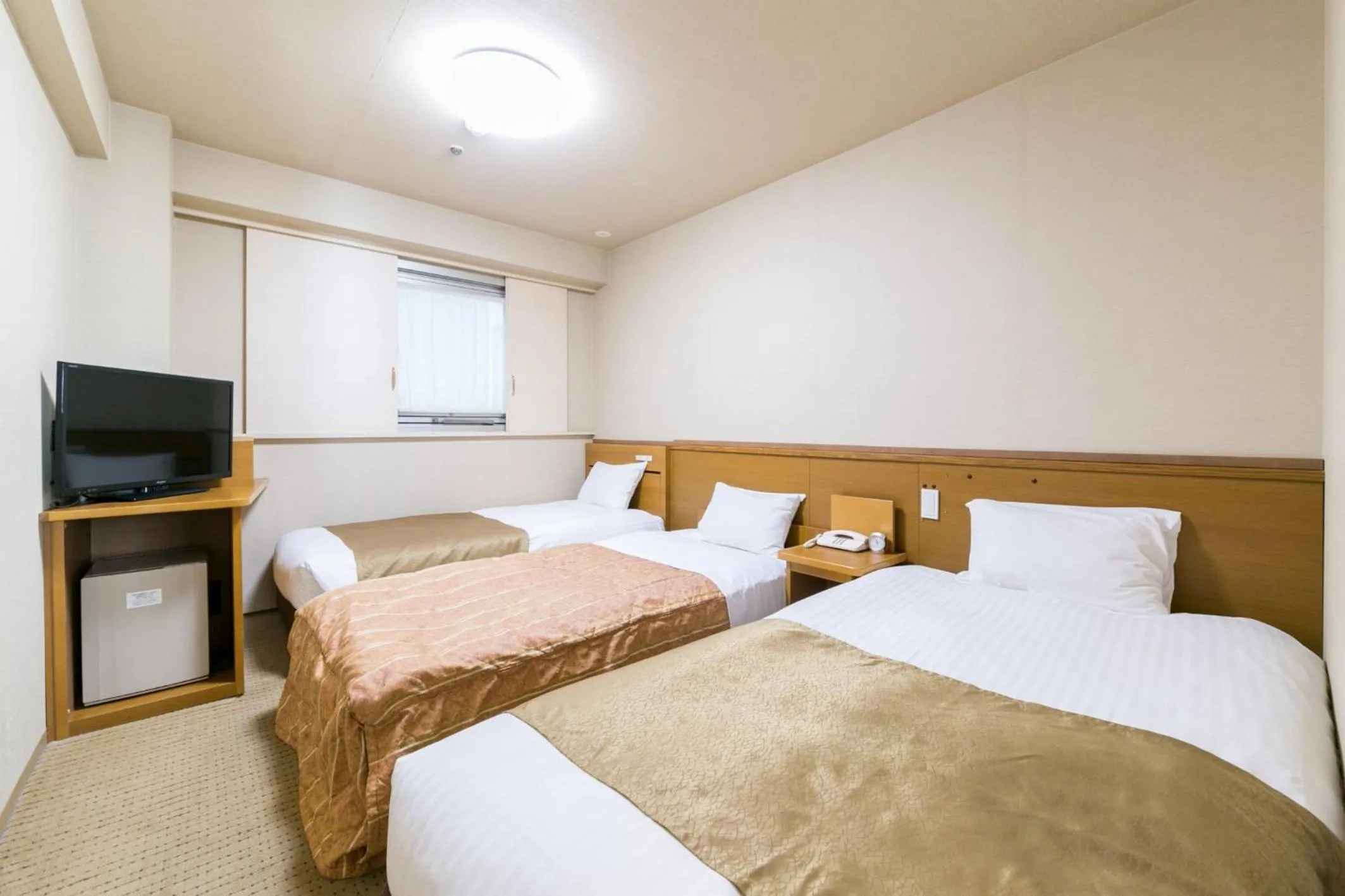 Bed in Pearl Hotel Ryogoku