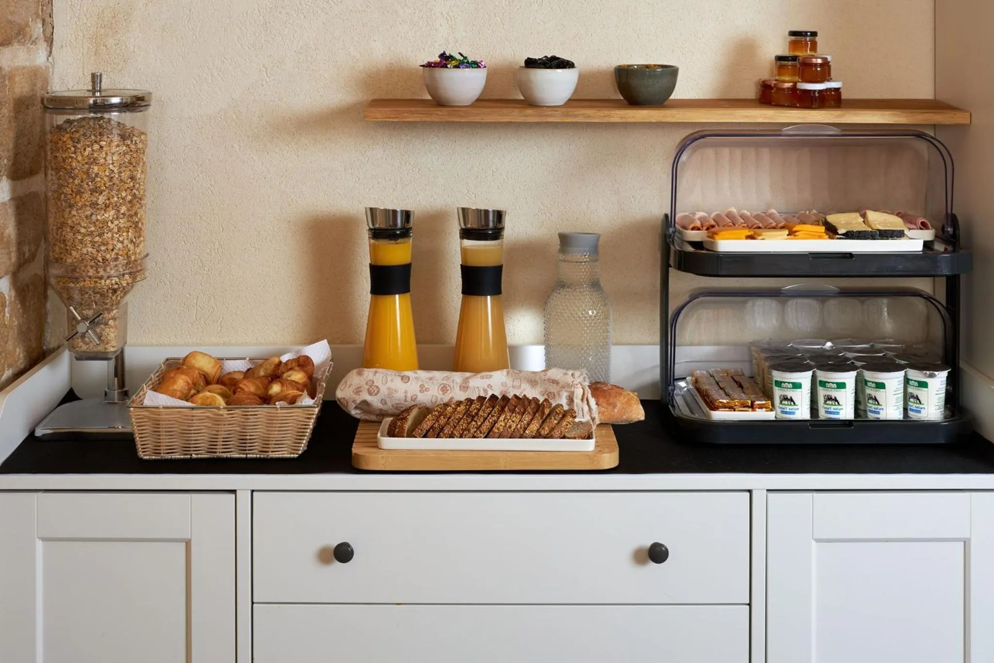 Buffet breakfast in Grand Hôtel Malher