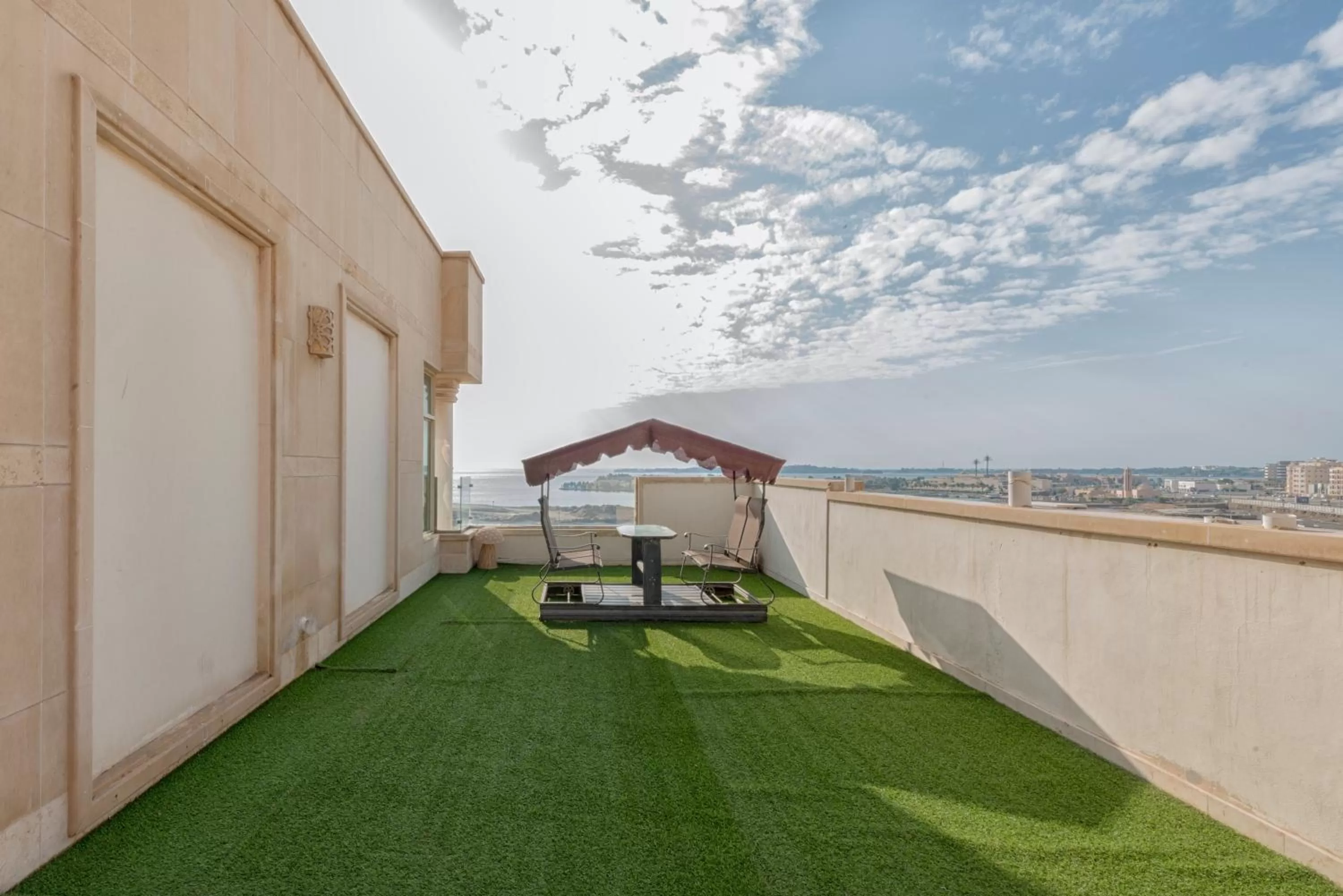 Sea view in Elite Al Hamra - Al Cornich