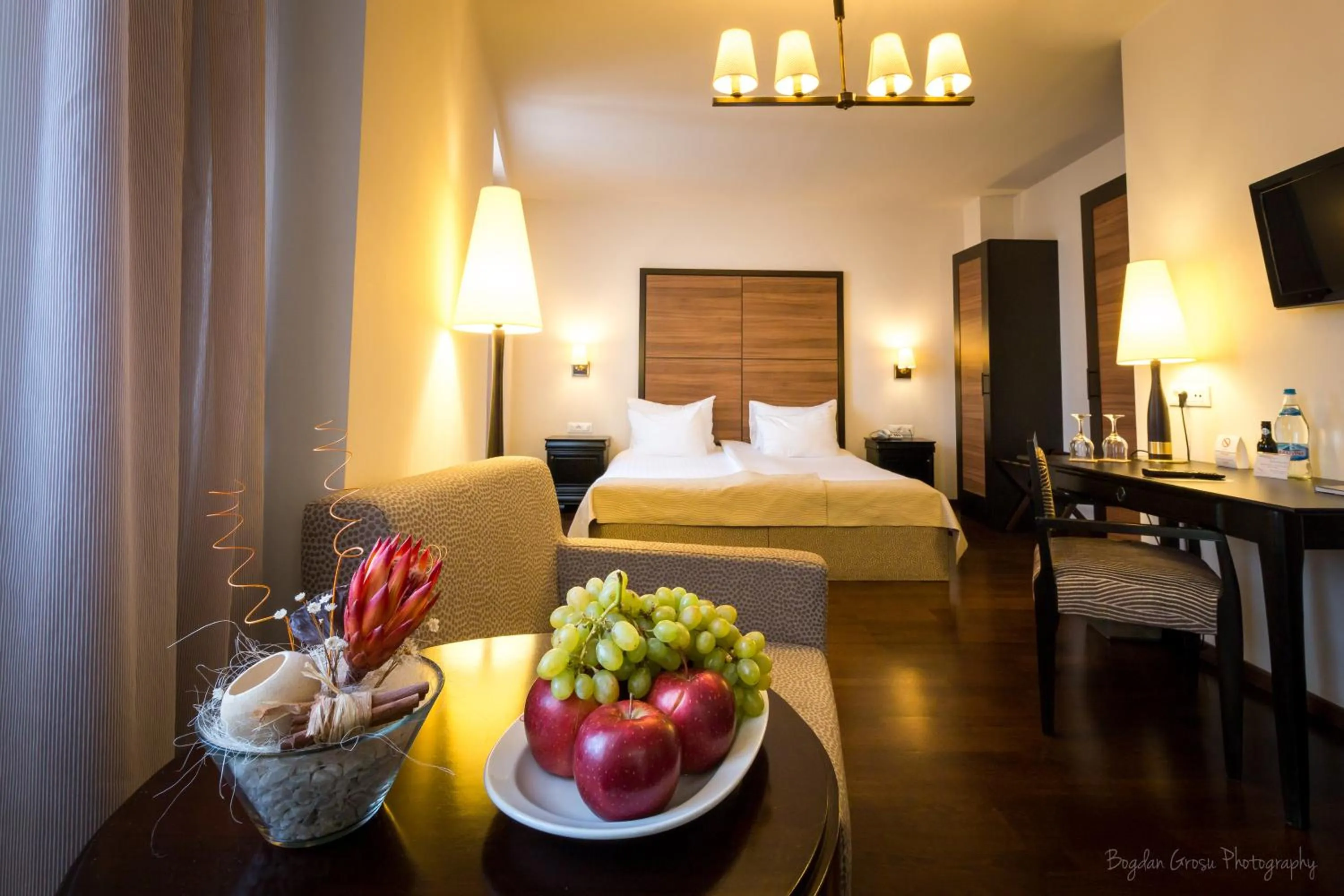 Photo of the whole room, Bed in Europa Royale Bucharest