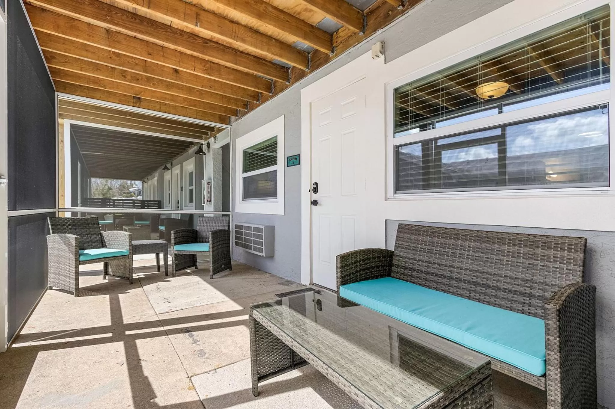 Patio in Matlacha on Shoreview