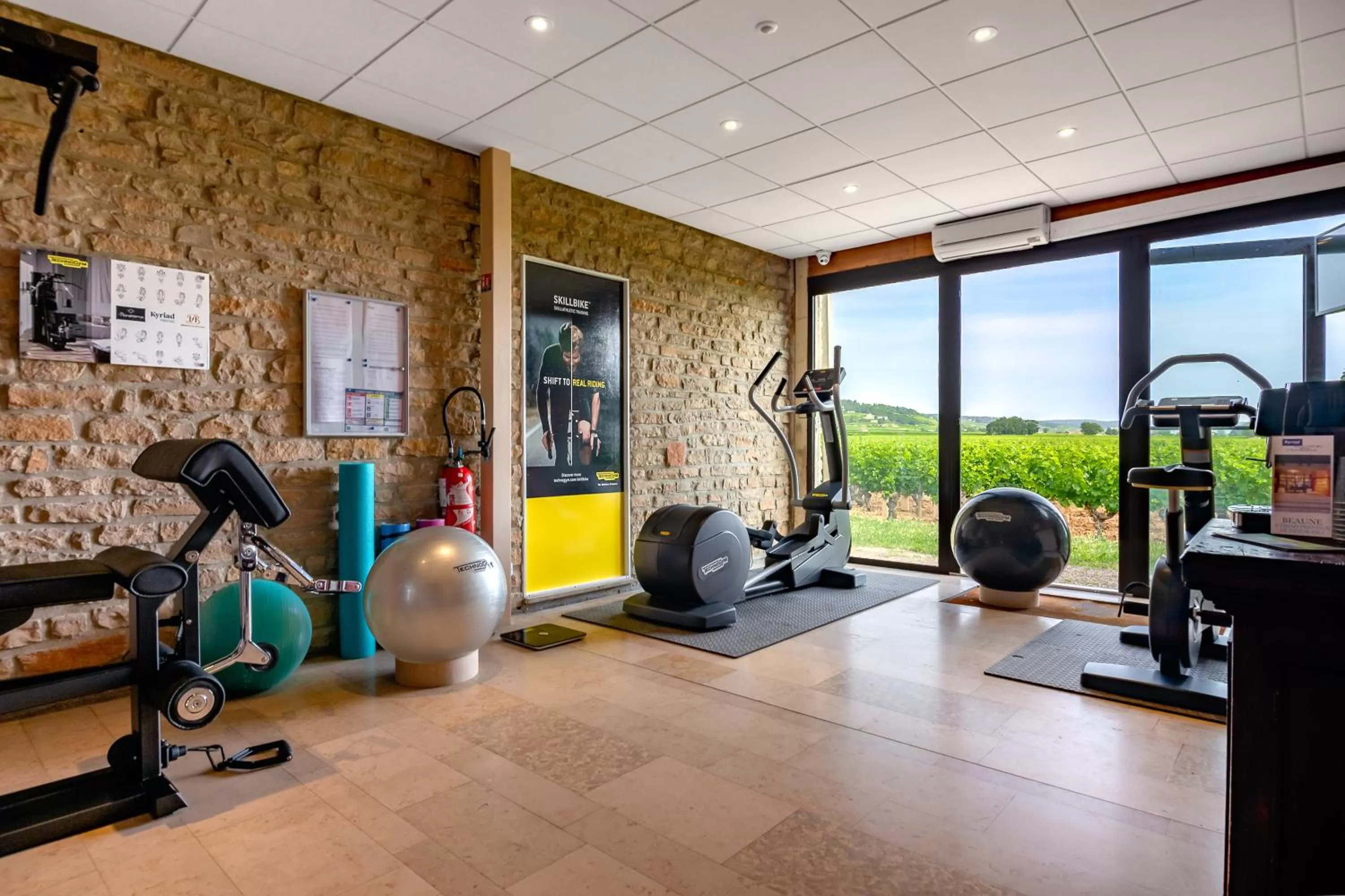Fitness centre/facilities in Kyriad Prestige Beaune le Panorama