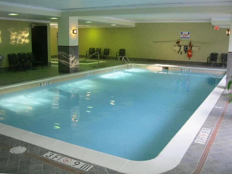 Swimming pool in Causeway Bay Hotel