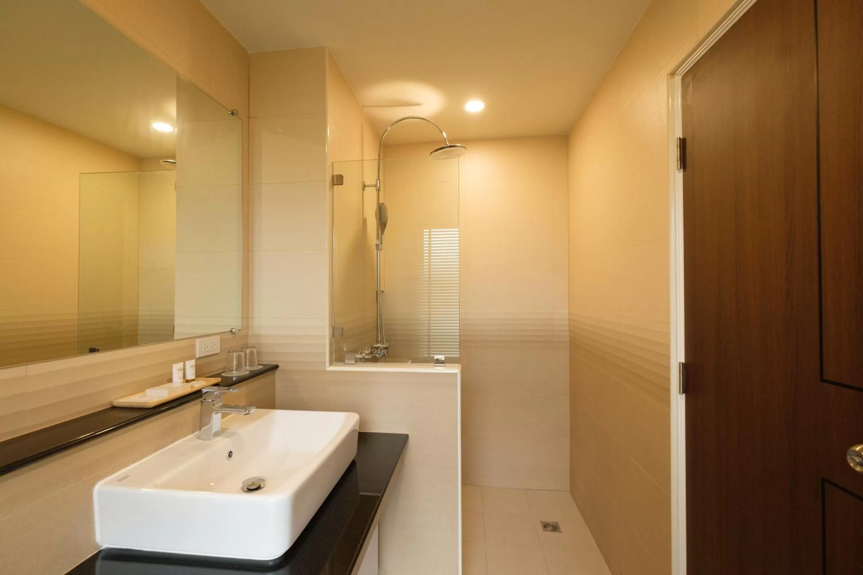 Bathroom in Monte Maesot hotel