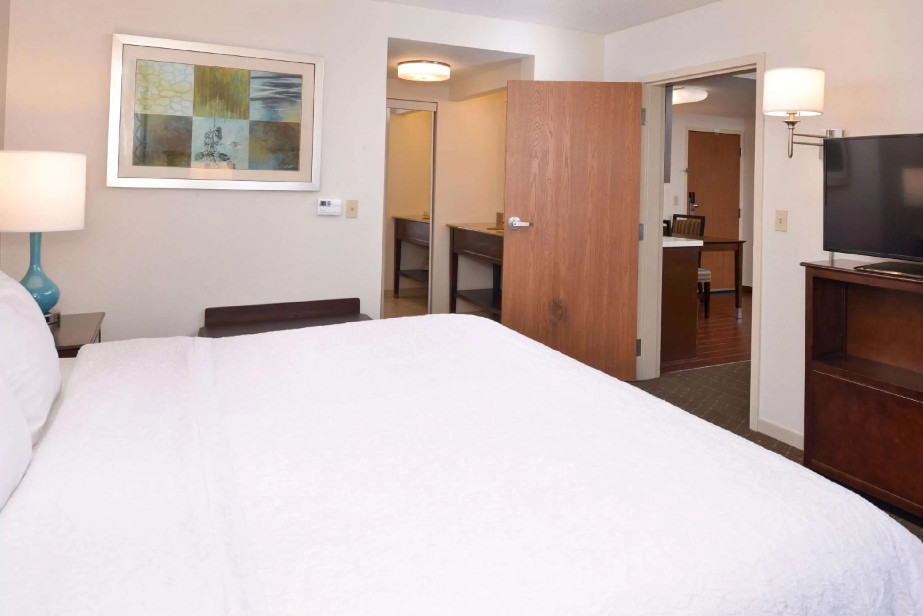 Bed in Hampton Inn & Suites Pueblo-Southgate
