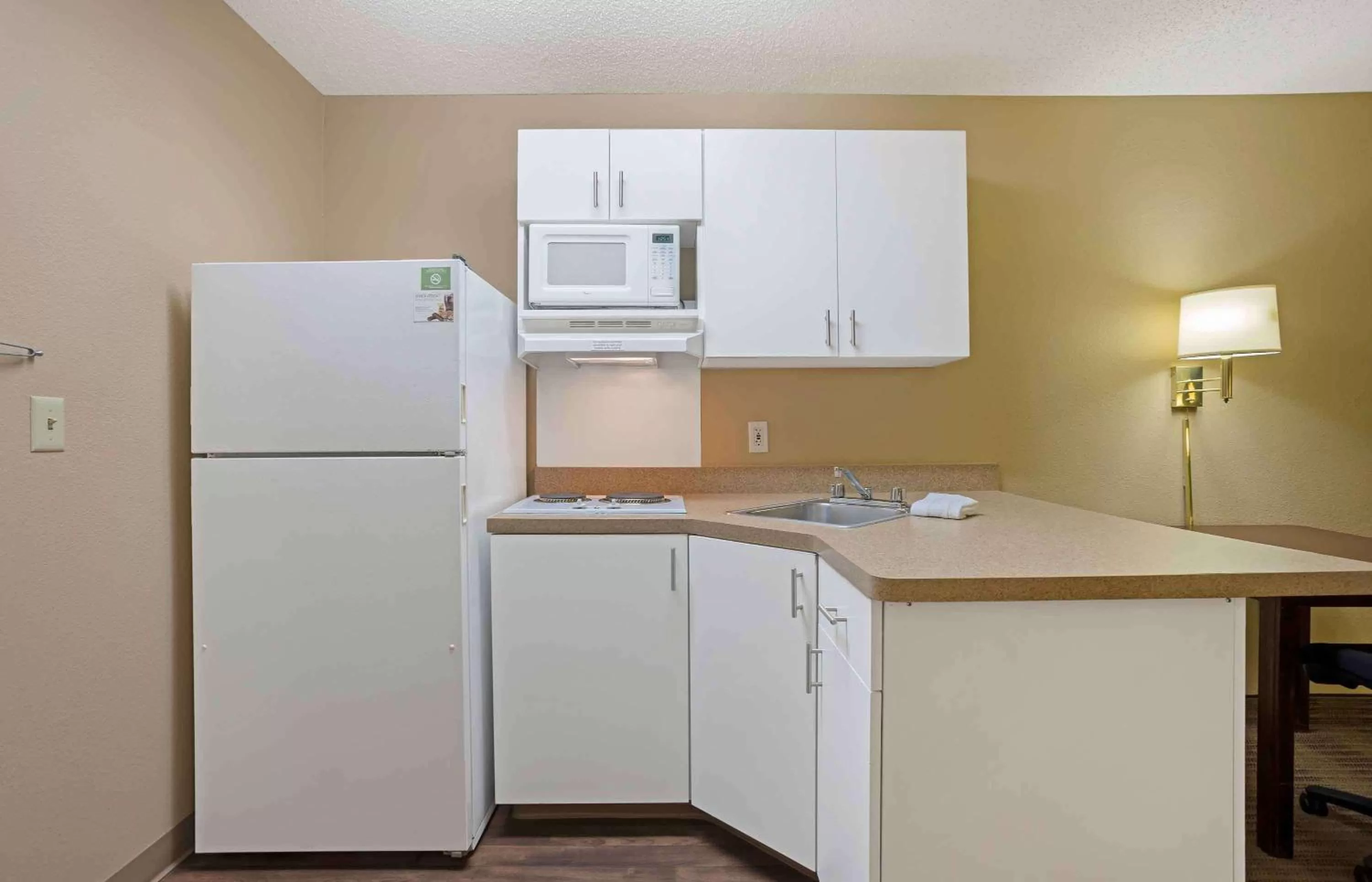 Bedroom in Extended Stay America Select Suites - Springfield - South