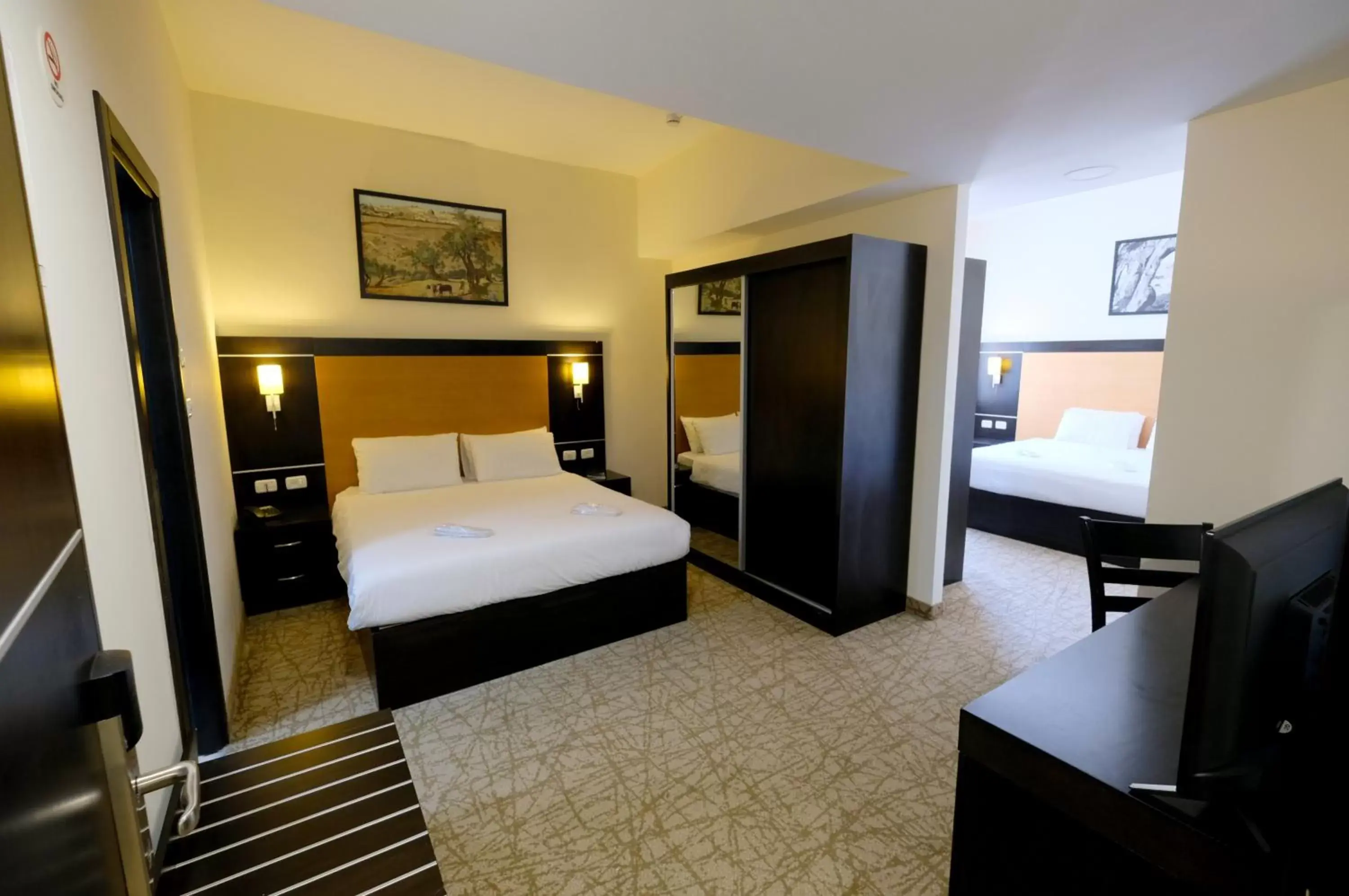 Standard Quadruple Room in New Capitol Hotel - Jerusalem Standard Quadruple Room in New Capitol Hotel - Jerusalem