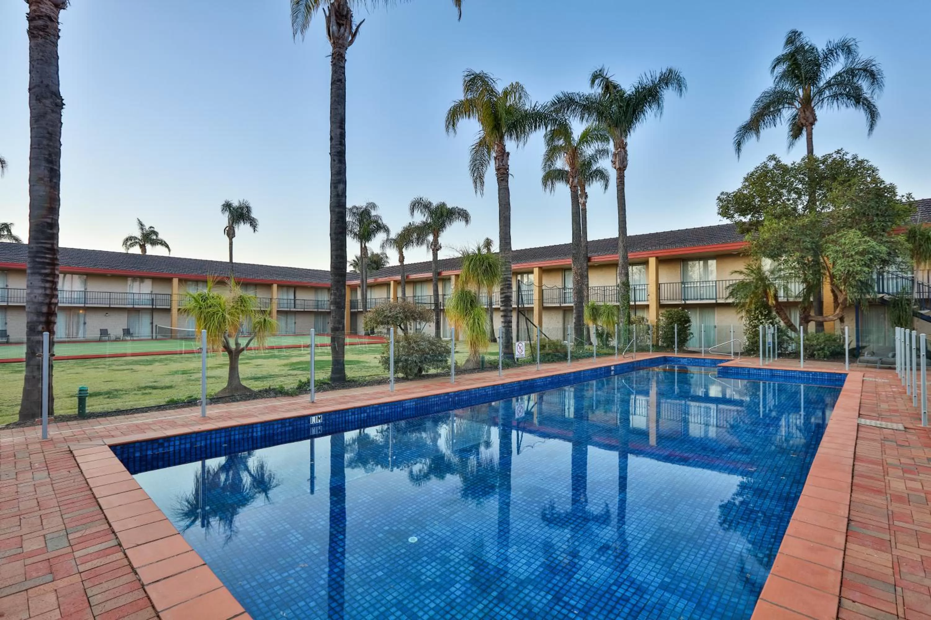 Swimming pool in Mildura Inlander Resort