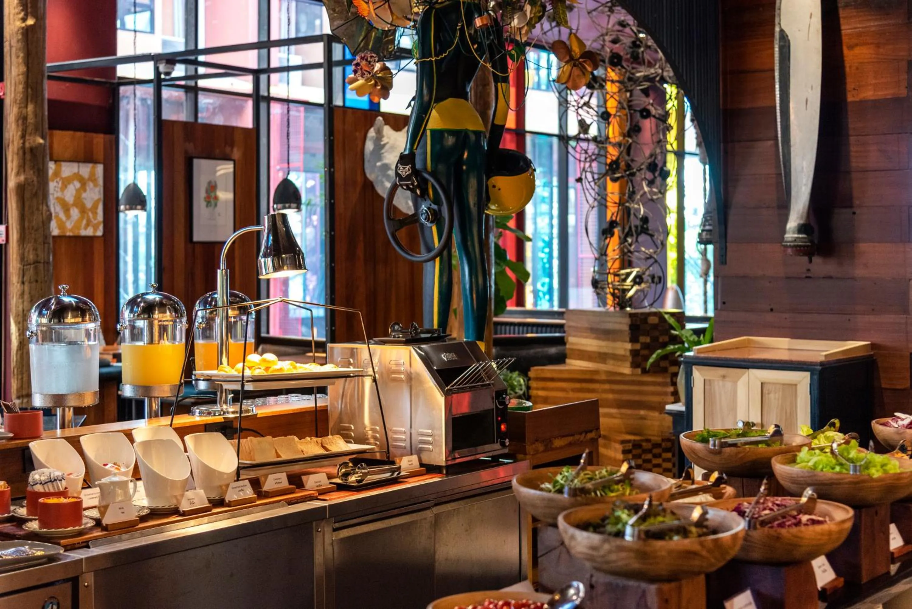 Restaurant/places to eat in MeStyle Museum Hotel