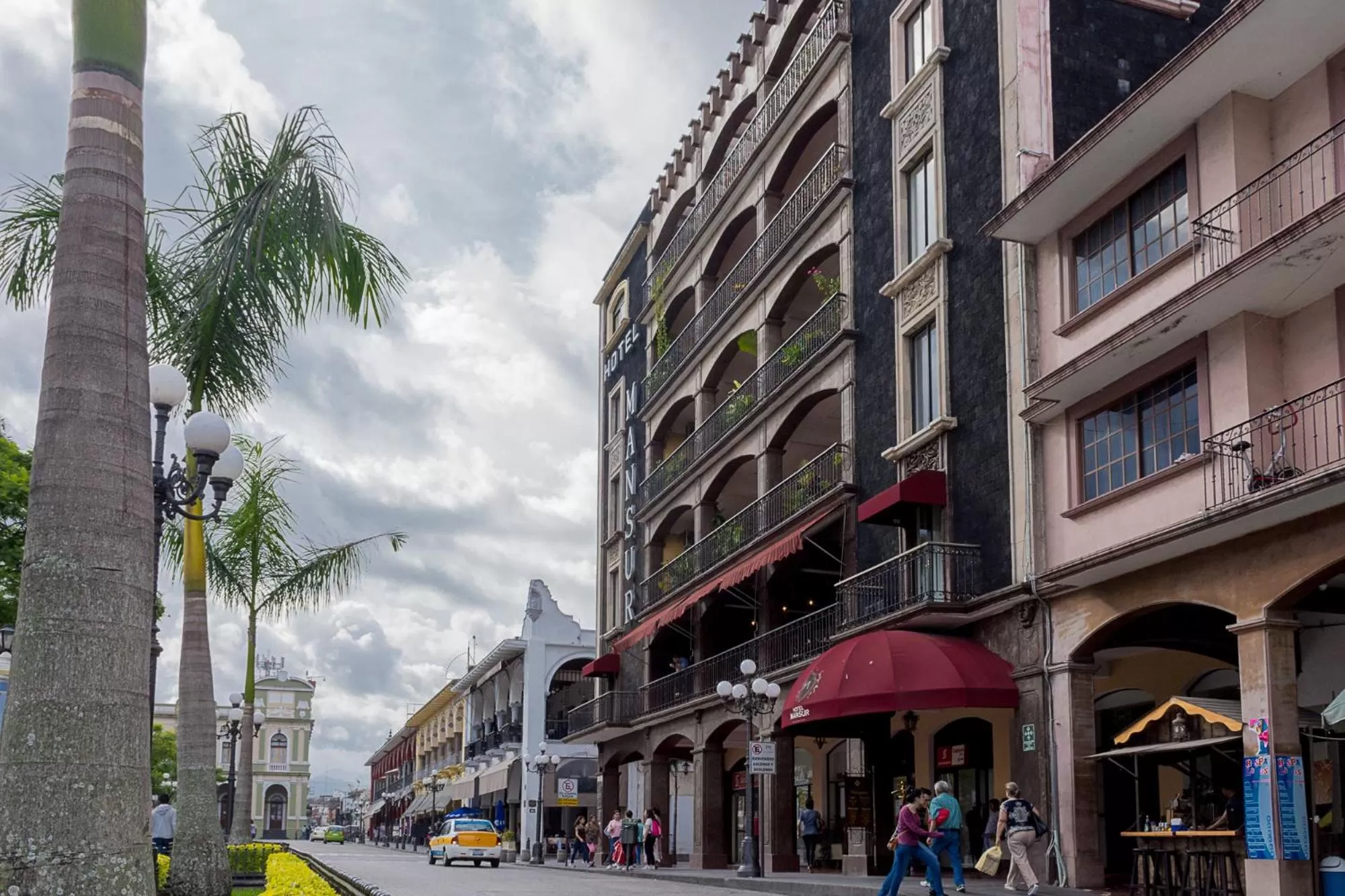 Property building in Hotel Mansur Business & Leisure