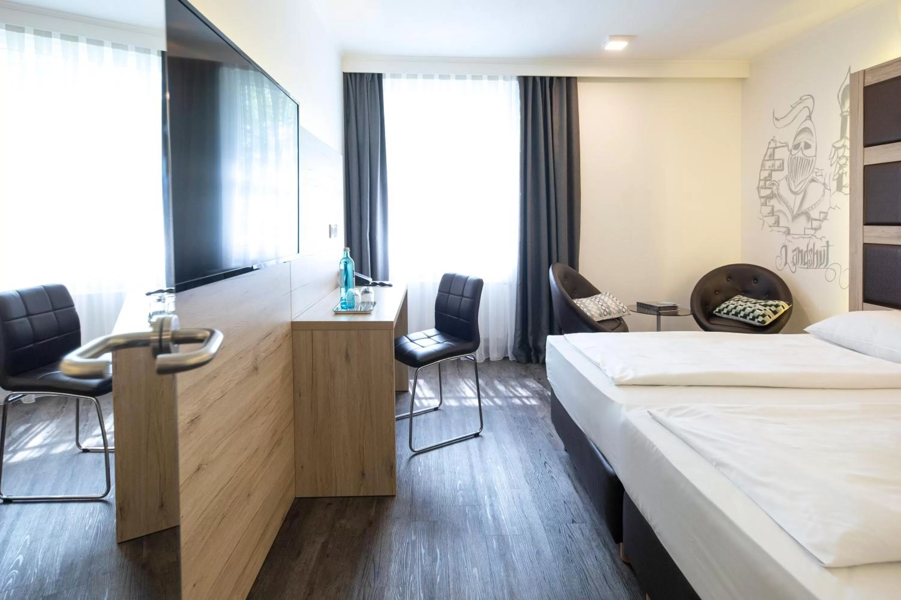 Photo of the whole room, Bed in Michel Hotel Landshut Kaiserhof